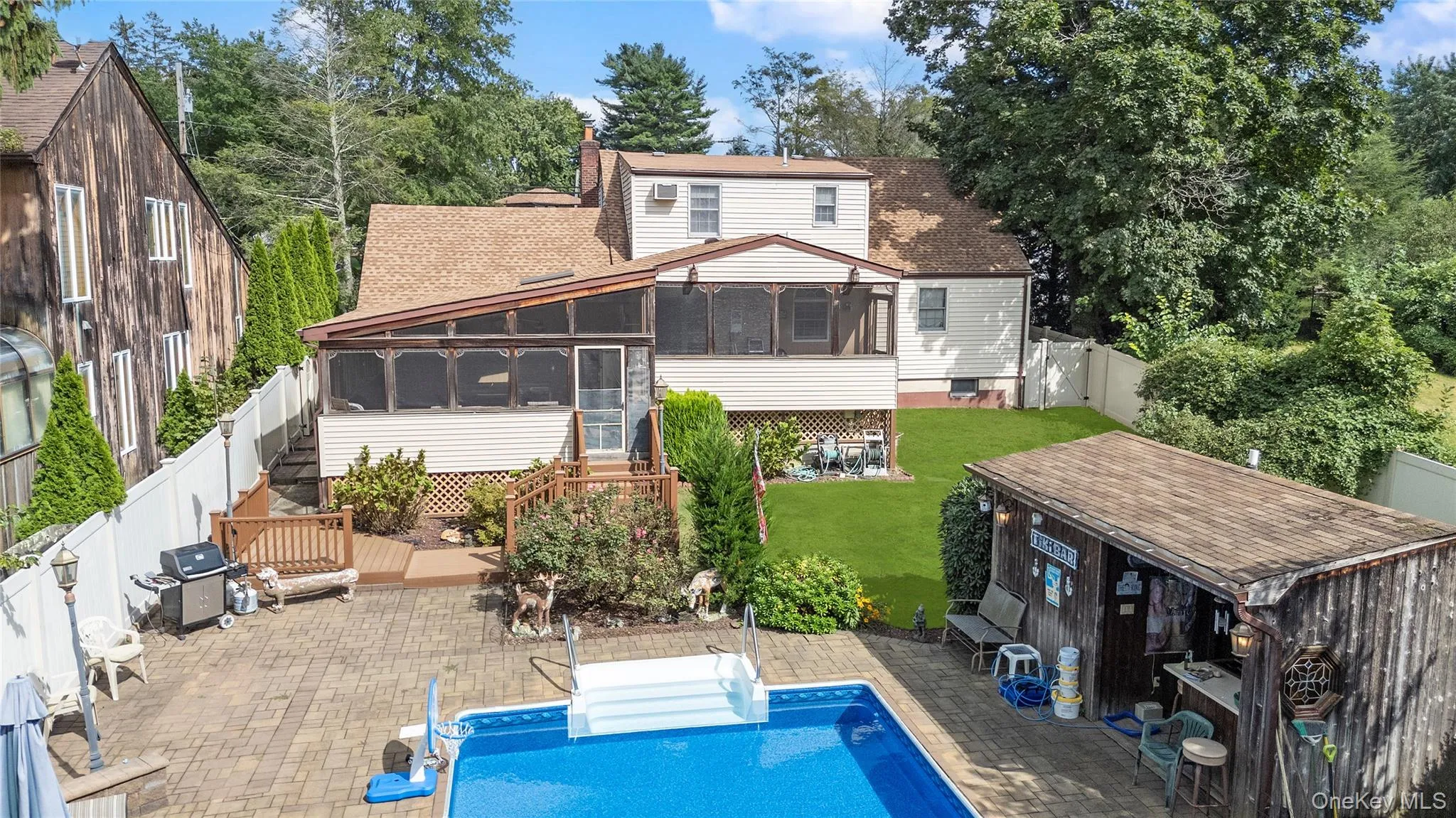 2473 New York Avenue, Huntington, NY, 4 Bedrooms Bedrooms, 10 Rooms Rooms,3 BathroomsBathrooms,Residential,For Rent,New York,0,1048415 2473 New York Avenue, Huntington, NY, 4 Bedrooms Bedrooms, 10 Rooms Rooms,3 BathroomsBathrooms,Residential,For Rent,New York,0,1048415