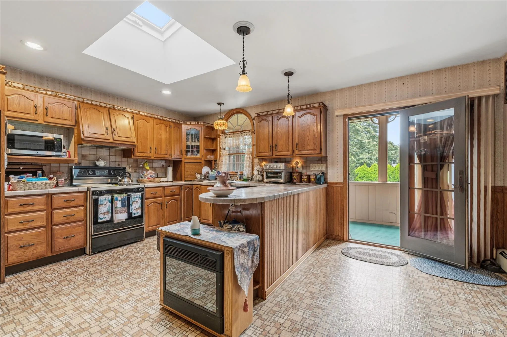 2473 New York Avenue, Huntington, NY, 4 Bedrooms Bedrooms, 10 Rooms Rooms,3 BathroomsBathrooms,Residential,For Rent,New York,0,1048415 2473 New York Avenue, Huntington, NY, 4 Bedrooms Bedrooms, 10 Rooms Rooms,3 BathroomsBathrooms,Residential,For Rent,New York,0,1048415