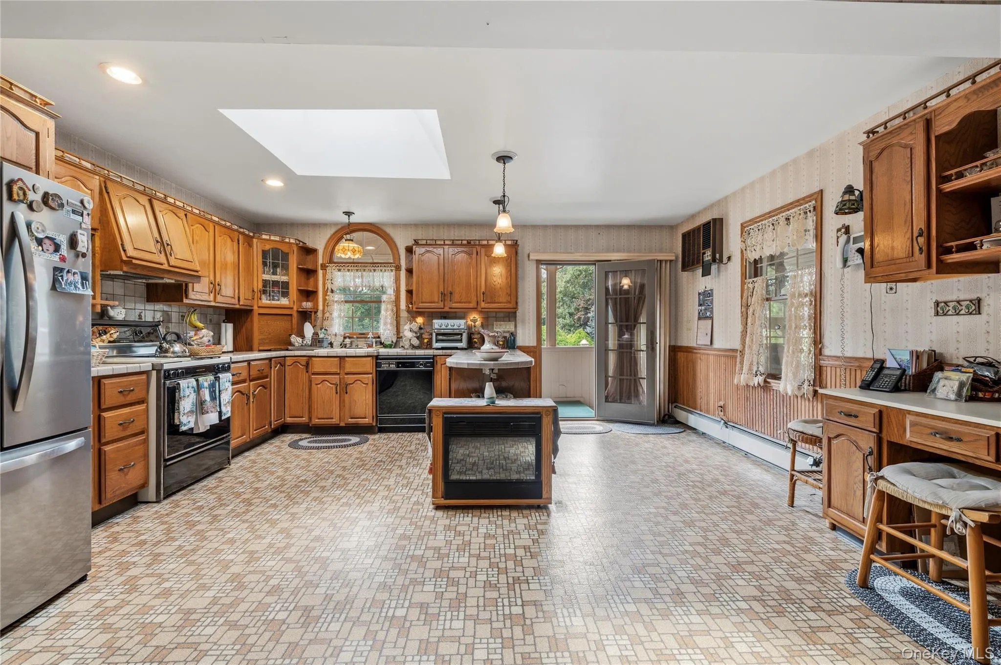 2473 New York Avenue, Huntington, NY, 4 Bedrooms Bedrooms, 10 Rooms Rooms,3 BathroomsBathrooms,Residential,For Rent,New York,0,1048415 2473 New York Avenue, Huntington, NY, 4 Bedrooms Bedrooms, 10 Rooms Rooms,3 BathroomsBathrooms,Residential,For Rent,New York,0,1048415