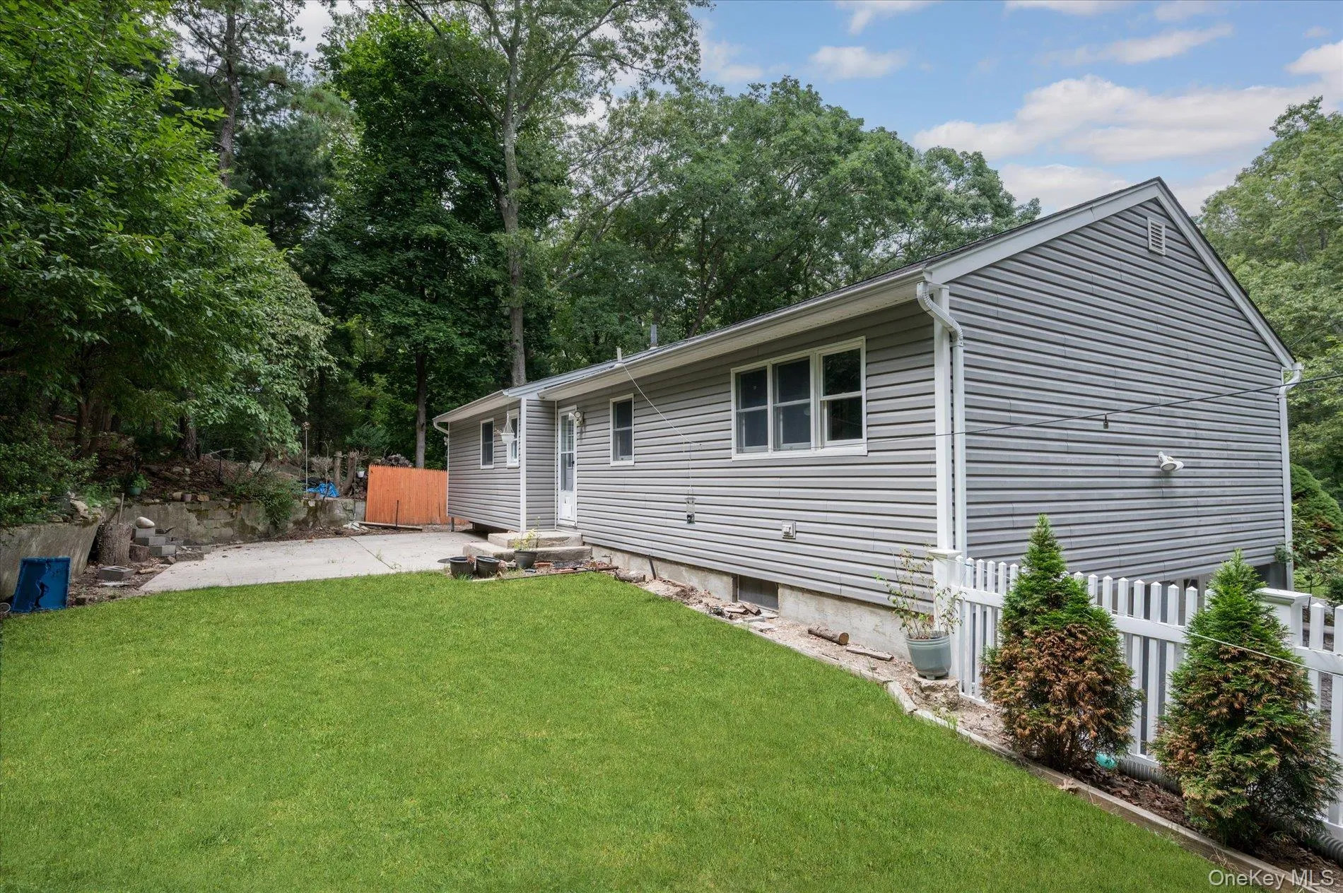 6 Valleywood Road, Smithtown, NY, 3 Bedrooms Bedrooms, 7 Rooms Rooms,2 BathroomsBathrooms,Residential,For Rent,Valleywood,0,1048419 6 Valleywood Road, Smithtown, NY, 3 Bedrooms Bedrooms, 7 Rooms Rooms,2 BathroomsBathrooms,Residential,For Rent,Valleywood,0,1048419