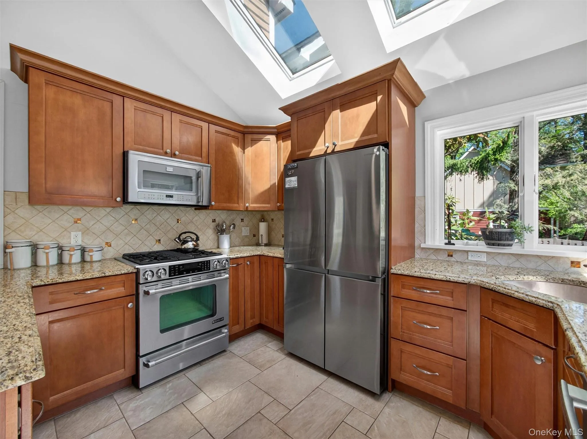 407 Midland Avenue, Clarkstown, NY, 3 Bedrooms Bedrooms, 7 Rooms Rooms,2 BathroomsBathrooms,Residential,For Rent,Midland,0,1048422 407 Midland Avenue, Clarkstown, NY, 3 Bedrooms Bedrooms, 7 Rooms Rooms,2 BathroomsBathrooms,Residential,For Rent,Midland,0,1048422