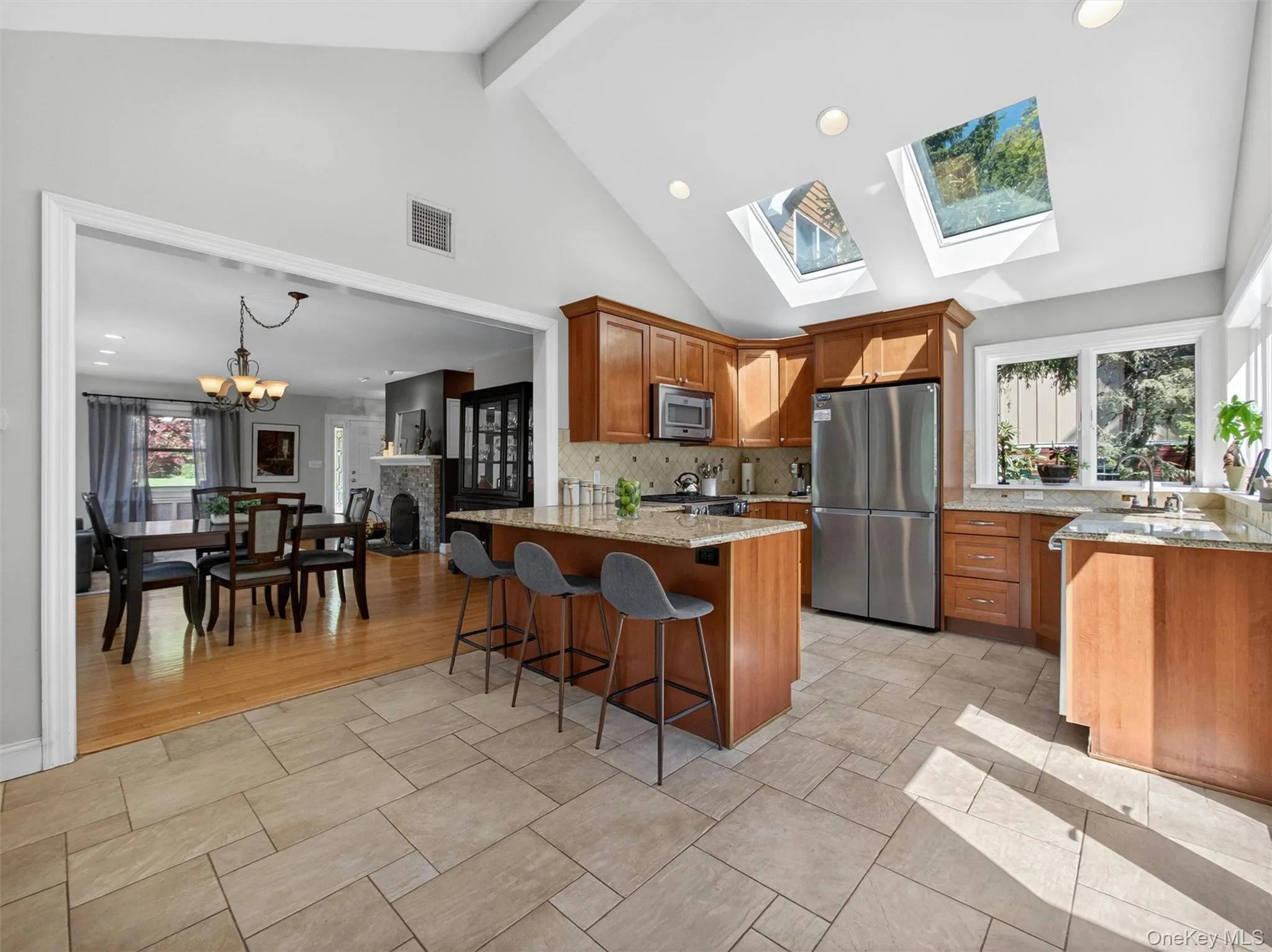 407 Midland Avenue, Clarkstown, NY, 3 Bedrooms Bedrooms, 7 Rooms Rooms,2 BathroomsBathrooms,Residential,For Rent,Midland,0,1048422 407 Midland Avenue, Clarkstown, NY, 3 Bedrooms Bedrooms, 7 Rooms Rooms,2 BathroomsBathrooms,Residential,For Rent,Midland,0,1048422