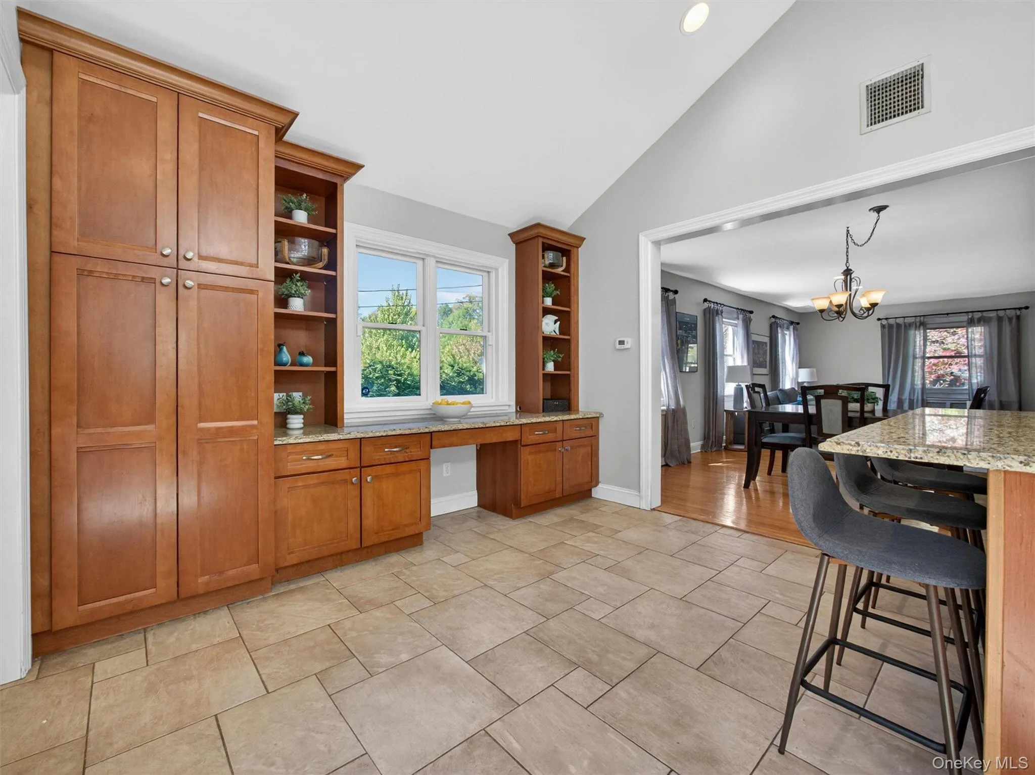 407 Midland Avenue, Clarkstown, NY, 3 Bedrooms Bedrooms, 7 Rooms Rooms,2 BathroomsBathrooms,Residential,For Rent,Midland,0,1048422 407 Midland Avenue, Clarkstown, NY, 3 Bedrooms Bedrooms, 7 Rooms Rooms,2 BathroomsBathrooms,Residential,For Rent,Midland,0,1048422