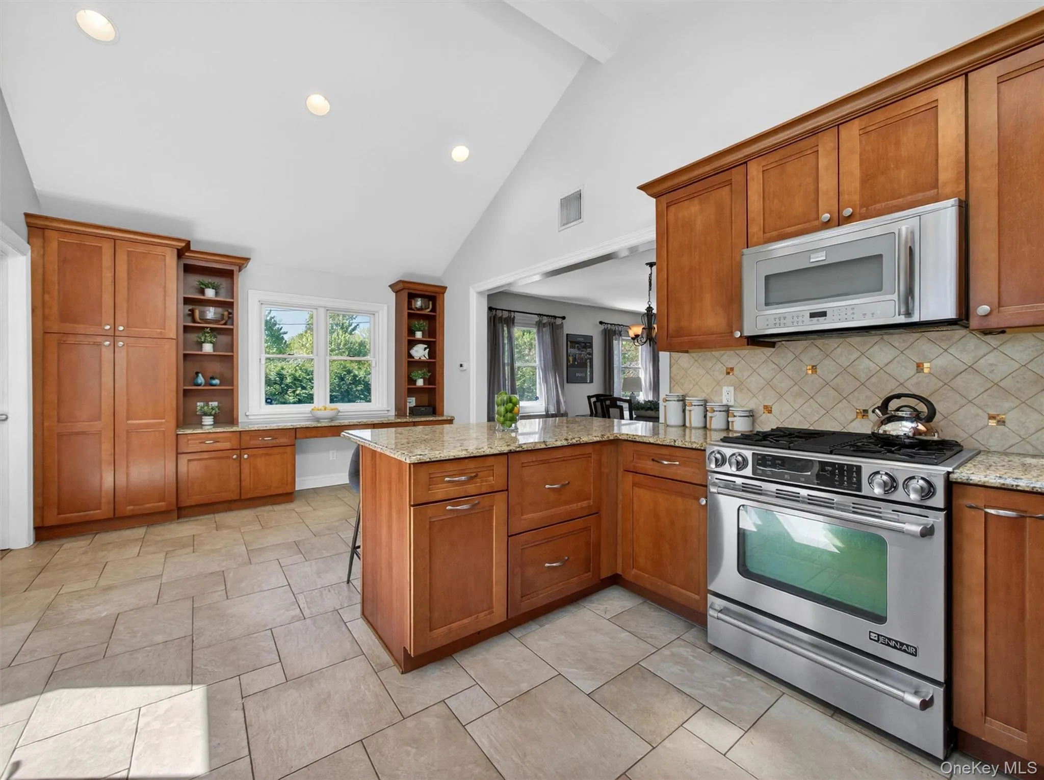 407 Midland Avenue, Clarkstown, NY, 3 Bedrooms Bedrooms, 7 Rooms Rooms,2 BathroomsBathrooms,Residential,For Rent,Midland,0,1048422 407 Midland Avenue, Clarkstown, NY, 3 Bedrooms Bedrooms, 7 Rooms Rooms,2 BathroomsBathrooms,Residential,For Rent,Midland,0,1048422