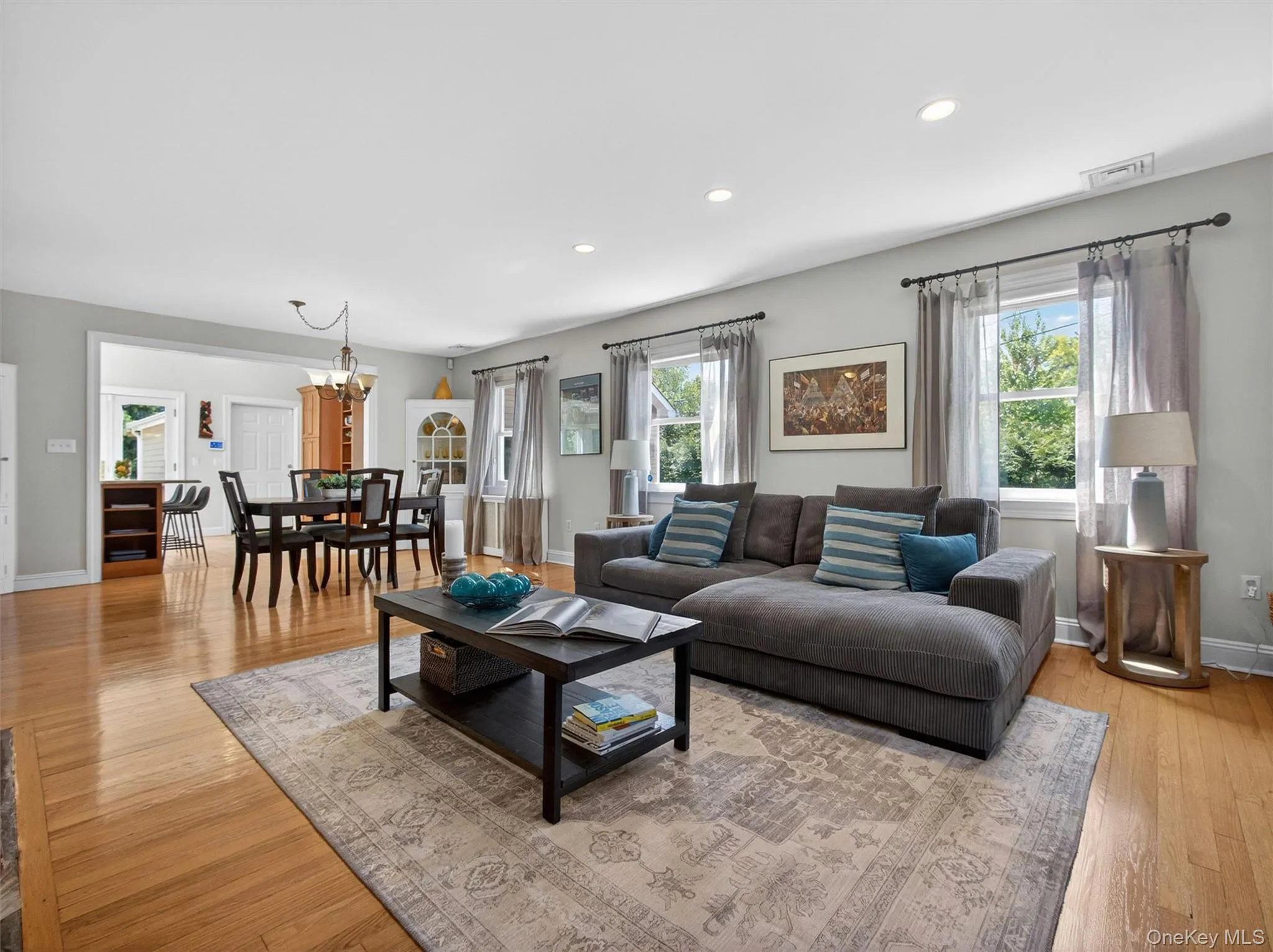 407 Midland Avenue, Clarkstown, NY, 3 Bedrooms Bedrooms, 7 Rooms Rooms,2 BathroomsBathrooms,Residential,For Rent,Midland,0,1048422 407 Midland Avenue, Clarkstown, NY, 3 Bedrooms Bedrooms, 7 Rooms Rooms,2 BathroomsBathrooms,Residential,For Rent,Midland,0,1048422