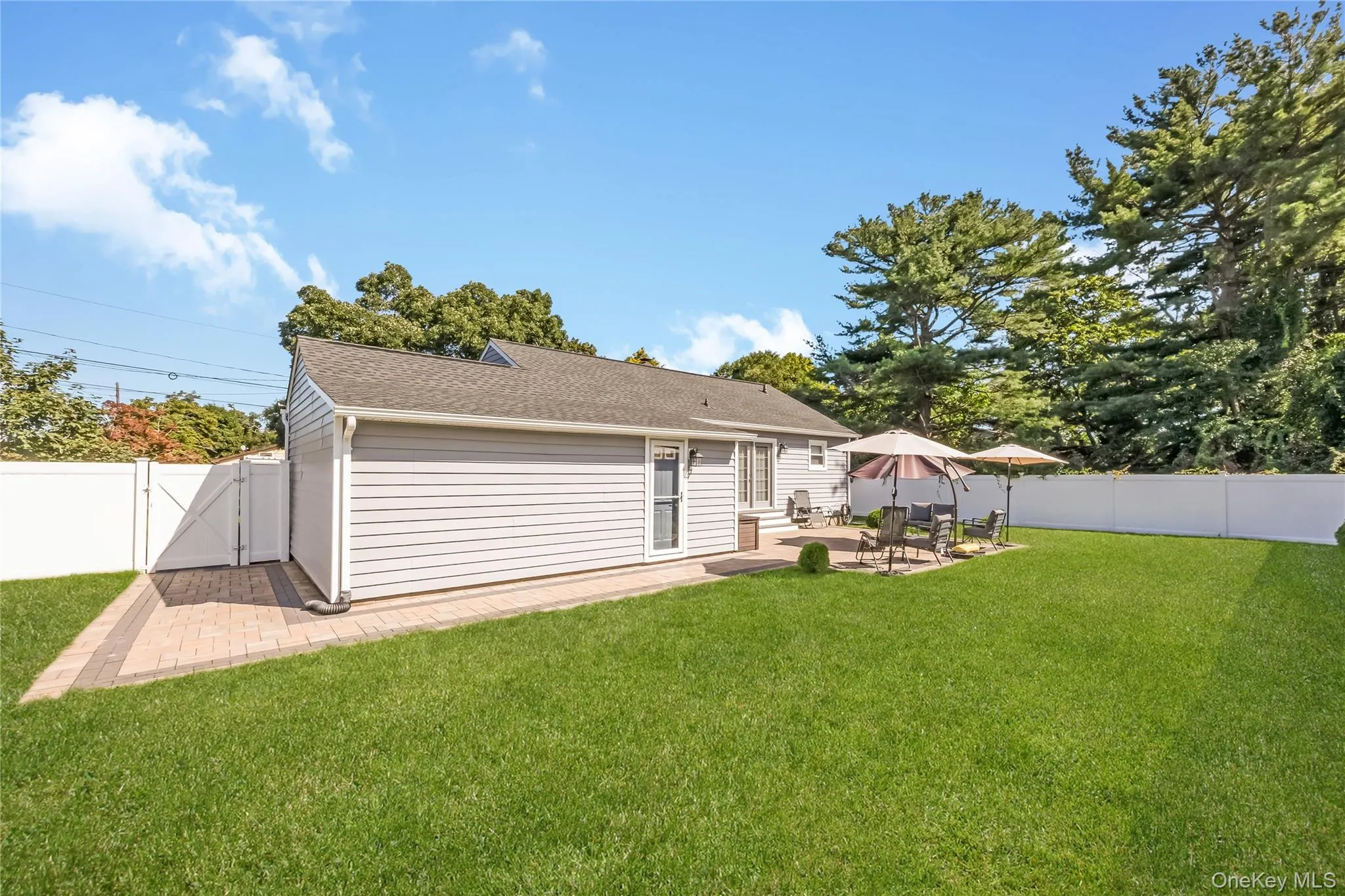460 Amsterdam Avenue, Brookhaven, NY, 2 Bedrooms Bedrooms, 5 Rooms Rooms,1 BathroomBathrooms,Residential,For Rent,Amsterdam,0,1048425 460 Amsterdam Avenue, Brookhaven, NY, 2 Bedrooms Bedrooms, 5 Rooms Rooms,1 BathroomBathrooms,Residential,For Rent,Amsterdam,0,1048425