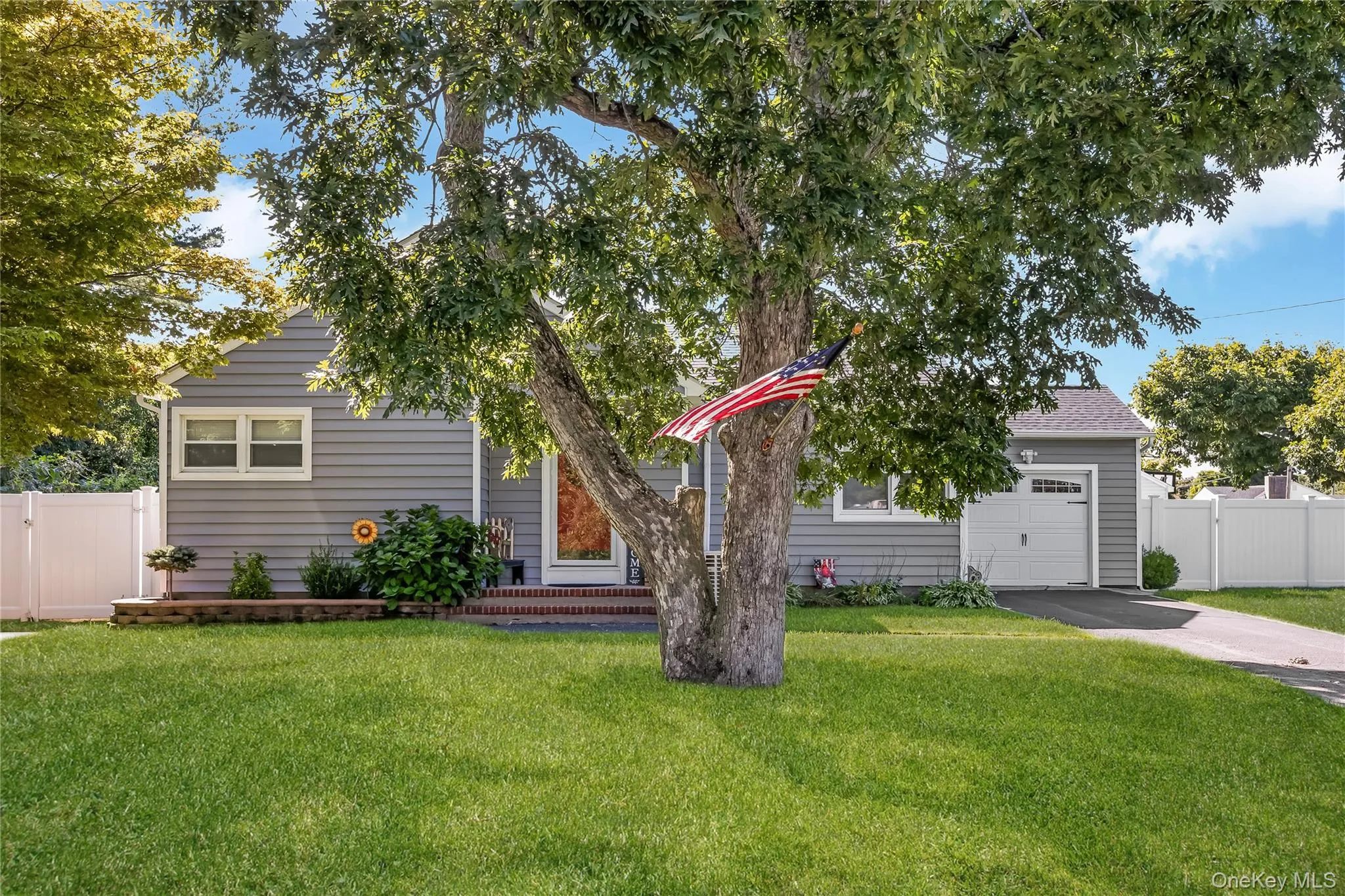 460 Amsterdam Avenue, Brookhaven, NY, 2 Bedrooms Bedrooms, 5 Rooms Rooms,1 BathroomBathrooms,Residential,For Rent,Amsterdam,0,1048425 460 Amsterdam Avenue, Brookhaven, NY, 2 Bedrooms Bedrooms, 5 Rooms Rooms,1 BathroomBathrooms,Residential,For Rent,Amsterdam,0,1048425