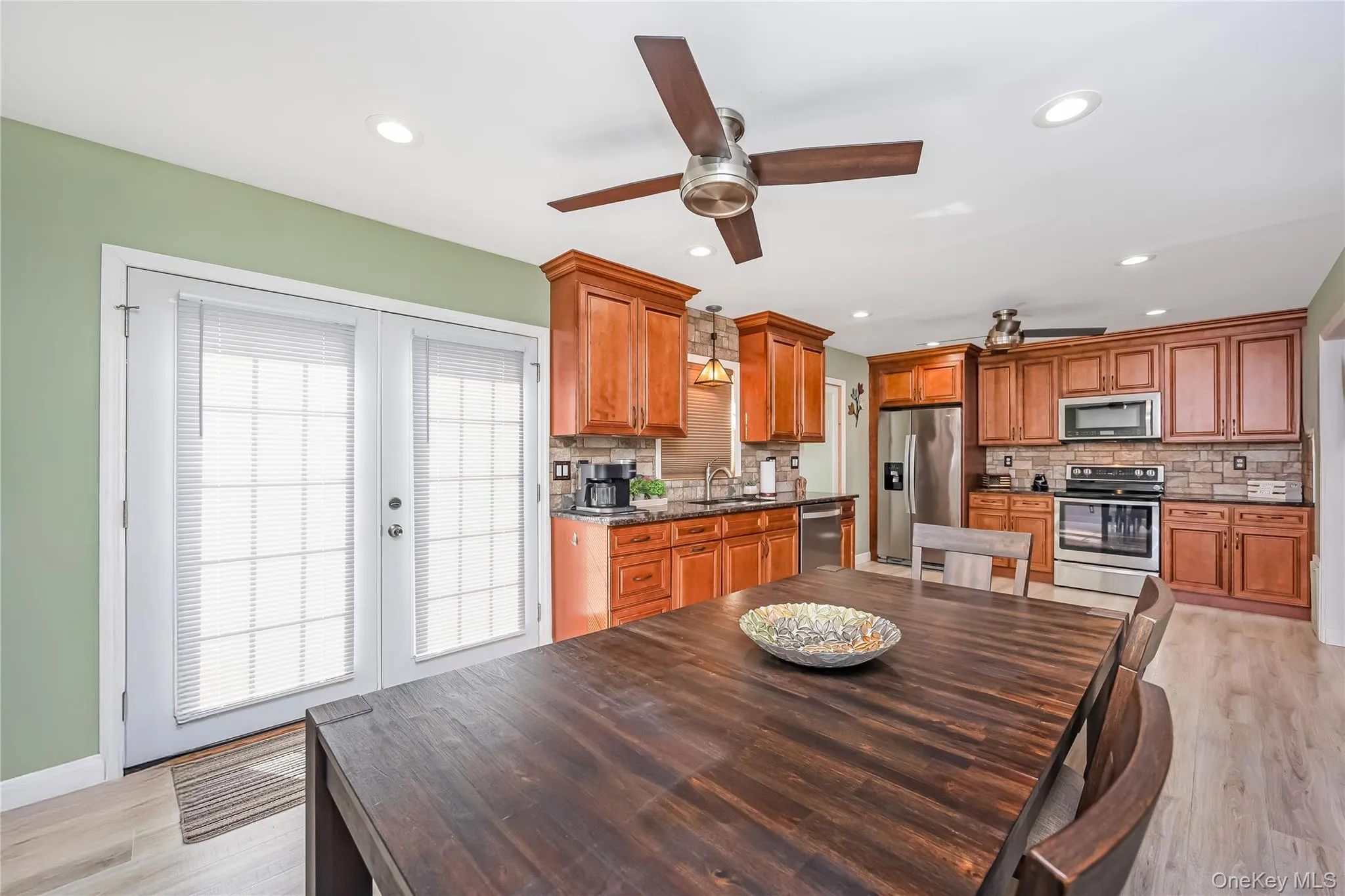 460 Amsterdam Avenue, Brookhaven, NY, 2 Bedrooms Bedrooms, 5 Rooms Rooms,1 BathroomBathrooms,Residential,For Rent,Amsterdam,0,1048425 460 Amsterdam Avenue, Brookhaven, NY, 2 Bedrooms Bedrooms, 5 Rooms Rooms,1 BathroomBathrooms,Residential,For Rent,Amsterdam,0,1048425