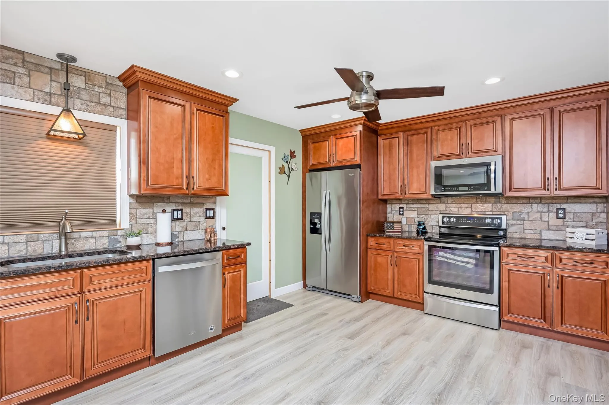460 Amsterdam Avenue, Brookhaven, NY, 2 Bedrooms Bedrooms, 5 Rooms Rooms,1 BathroomBathrooms,Residential,For Rent,Amsterdam,0,1048425 460 Amsterdam Avenue, Brookhaven, NY, 2 Bedrooms Bedrooms, 5 Rooms Rooms,1 BathroomBathrooms,Residential,For Rent,Amsterdam,0,1048425