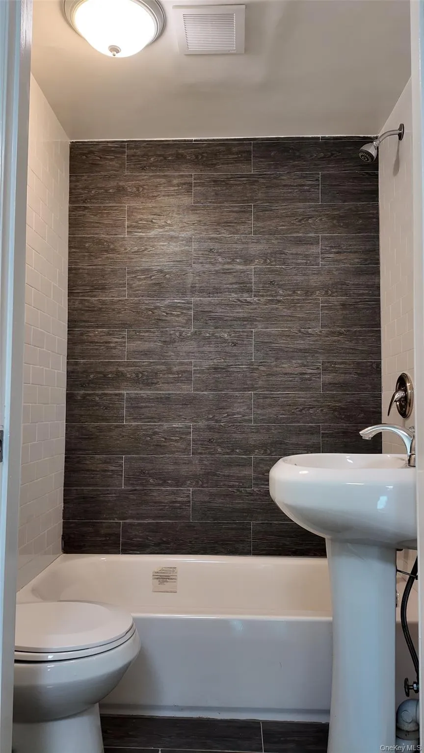 1791 Fulton Street, New York, NY, 1 Bedroom Bedrooms, 4 Rooms Rooms,1 BathroomBathrooms,Residential Lease,For Rent,Fulton,0,1048429 1791 Fulton Street, New York, NY, 1 Bedroom Bedrooms, 4 Rooms Rooms,1 BathroomBathrooms,Residential Lease,For Rent,Fulton,0,1048429