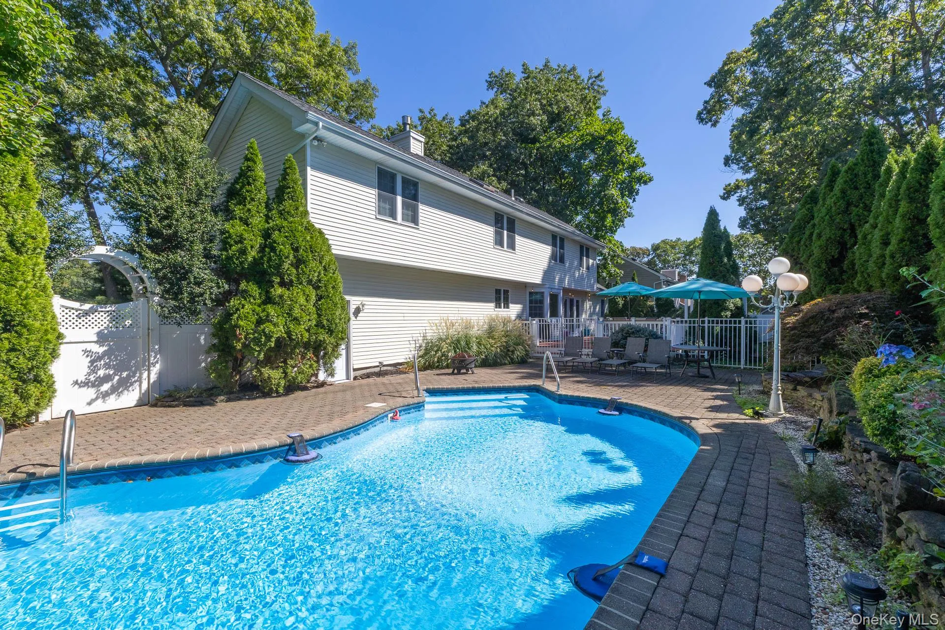 220 St. James Avenue, Smithtown, NY, 4 Bedrooms Bedrooms, 8 Rooms Rooms,2 BathroomsBathrooms,Residential,For Rent,St. James,0,1048431 220 St. James Avenue, Smithtown, NY, 4 Bedrooms Bedrooms, 8 Rooms Rooms,2 BathroomsBathrooms,Residential,For Rent,St. James,0,1048431