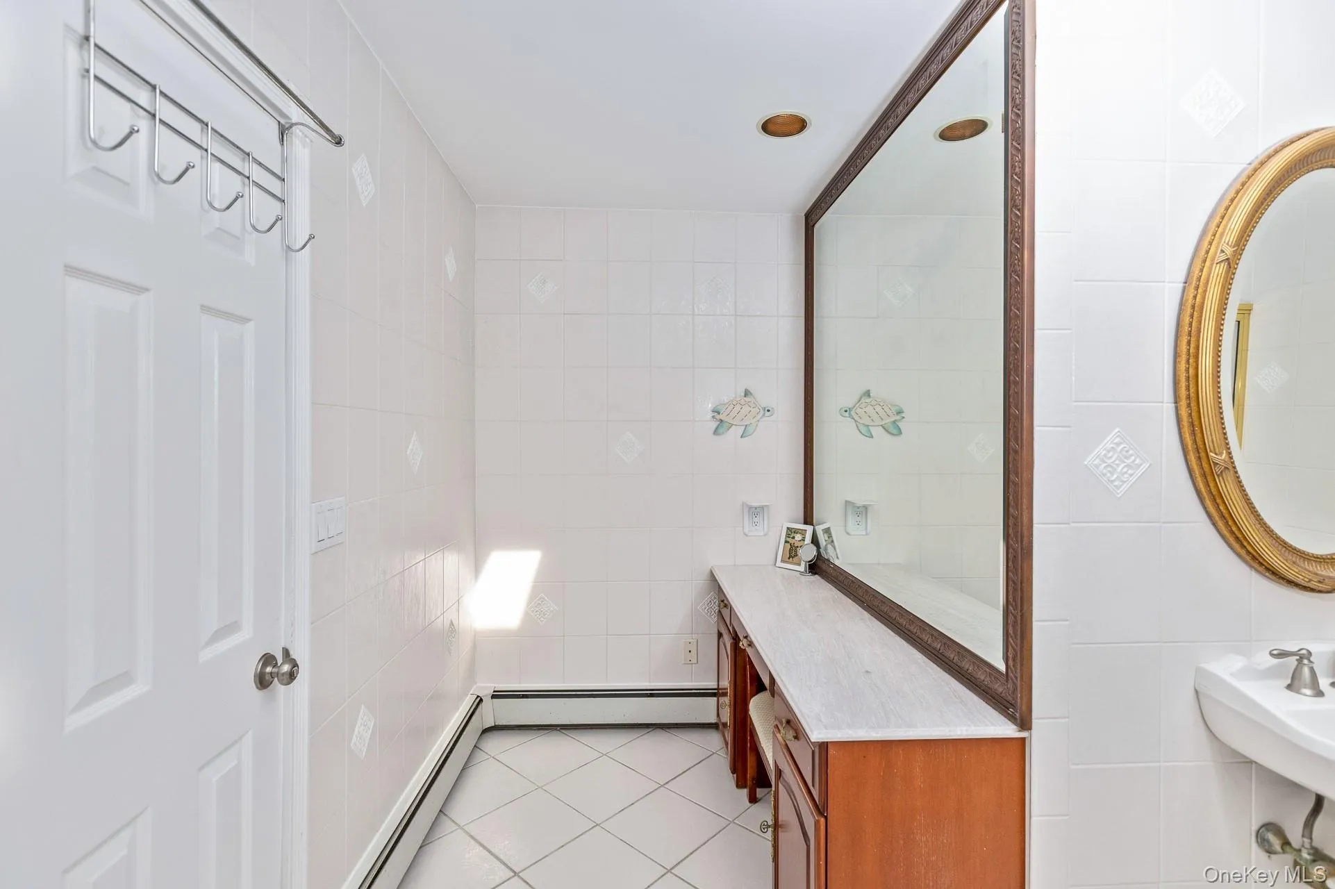 220 St. James Avenue, Smithtown, NY, 4 Bedrooms Bedrooms, 8 Rooms Rooms,2 BathroomsBathrooms,Residential,For Rent,St. James,0,1048431 220 St. James Avenue, Smithtown, NY, 4 Bedrooms Bedrooms, 8 Rooms Rooms,2 BathroomsBathrooms,Residential,For Rent,St. James,0,1048431