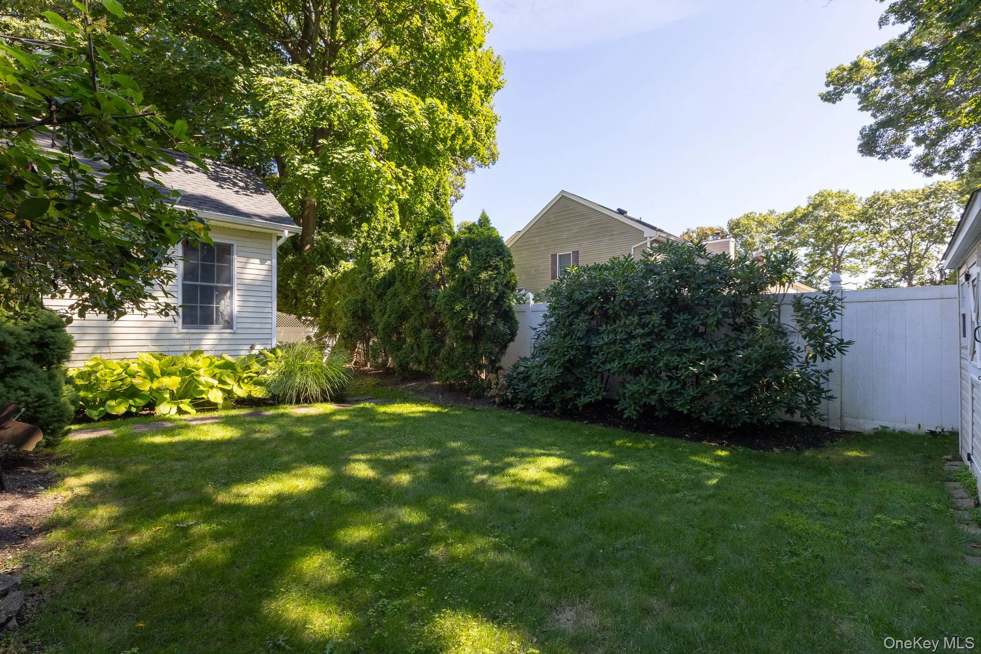 220 St. James Avenue, Smithtown, NY, 4 Bedrooms Bedrooms, 8 Rooms Rooms,2 BathroomsBathrooms,Residential,For Rent,St. James,0,1048431 220 St. James Avenue, Smithtown, NY, 4 Bedrooms Bedrooms, 8 Rooms Rooms,2 BathroomsBathrooms,Residential,For Rent,St. James,0,1048431