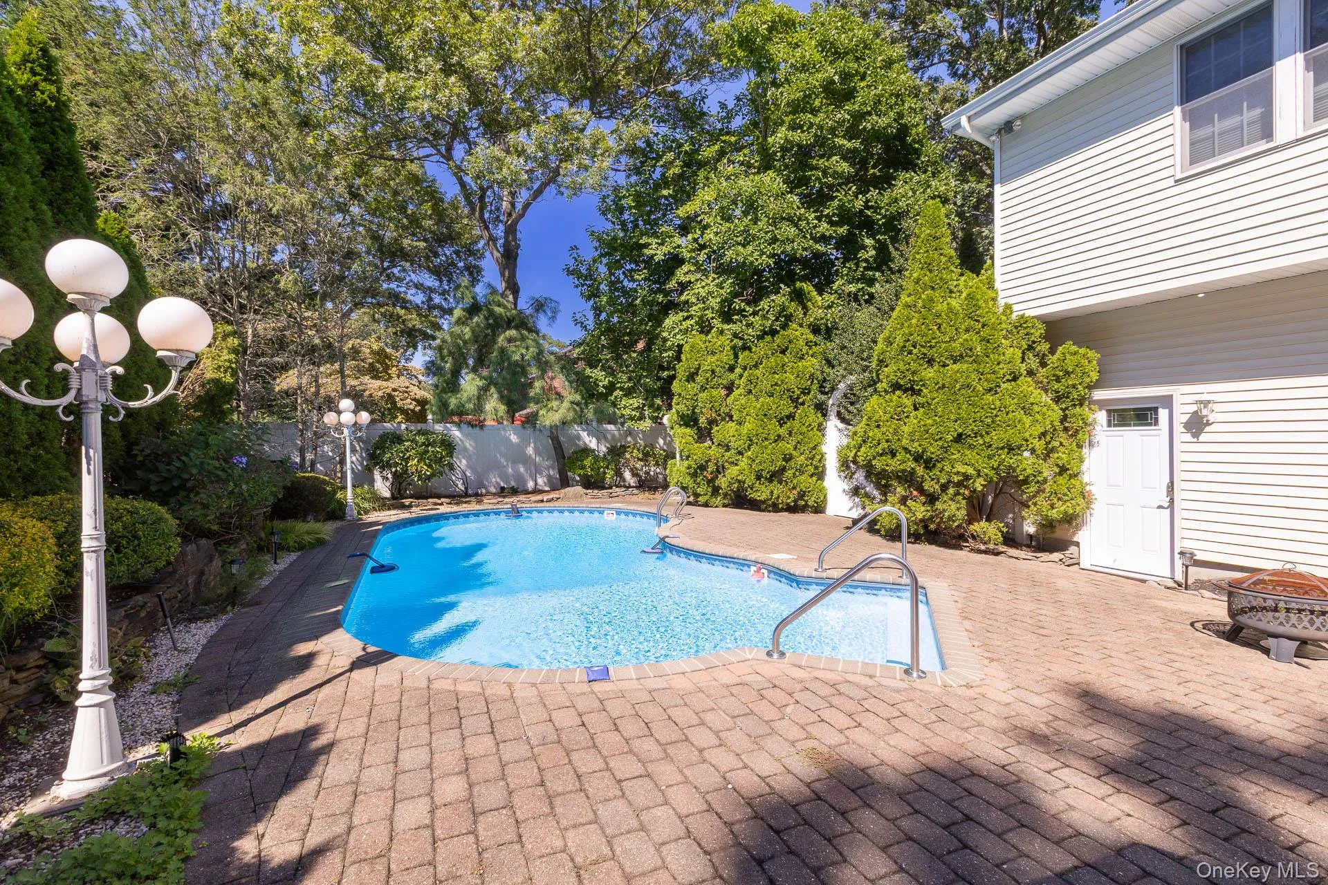 220 St. James Avenue, Smithtown, NY, 4 Bedrooms Bedrooms, 8 Rooms Rooms,2 BathroomsBathrooms,Residential,For Rent,St. James,0,1048431 220 St. James Avenue, Smithtown, NY, 4 Bedrooms Bedrooms, 8 Rooms Rooms,2 BathroomsBathrooms,Residential,For Rent,St. James,0,1048431