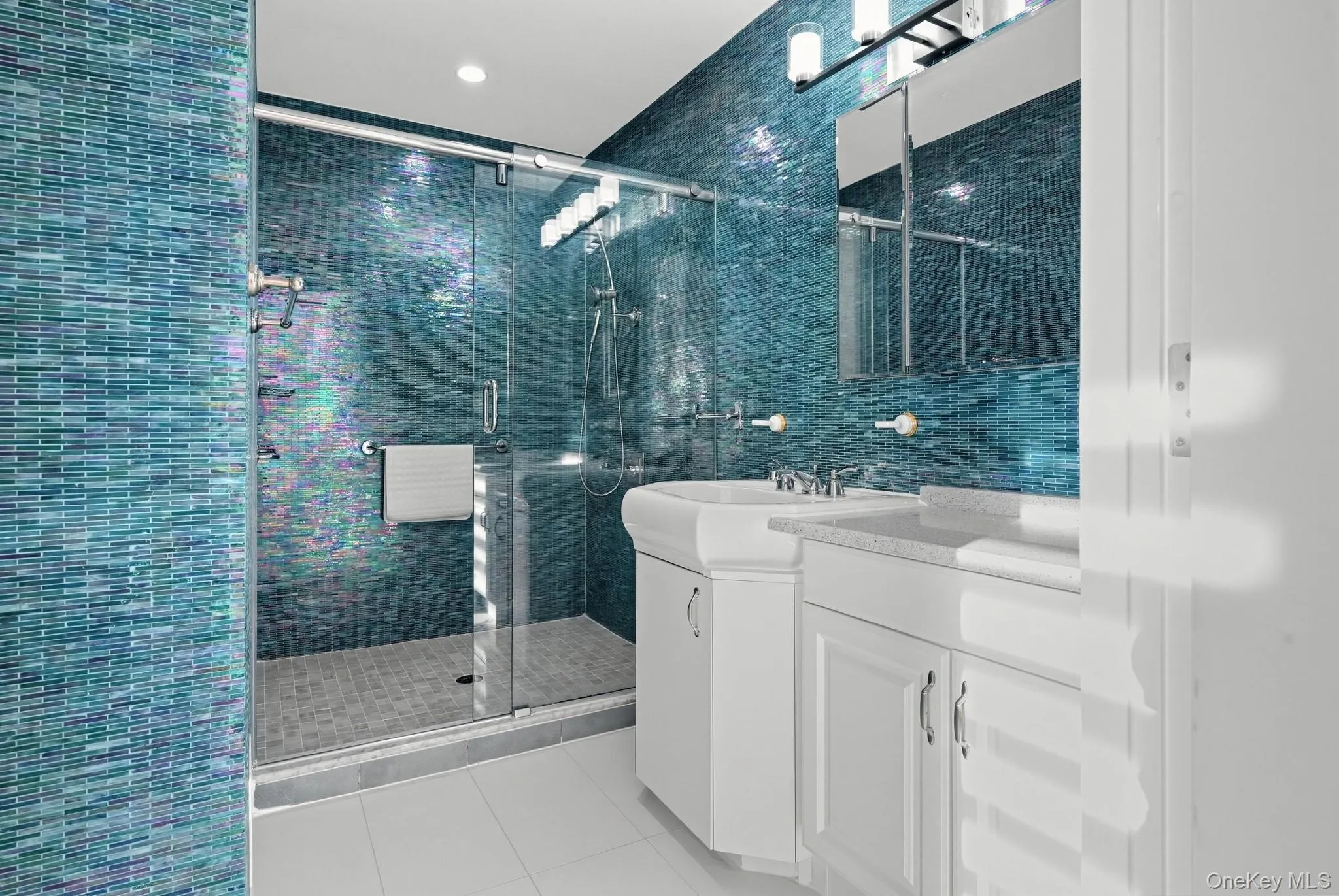 Master bathroom Master bathroom