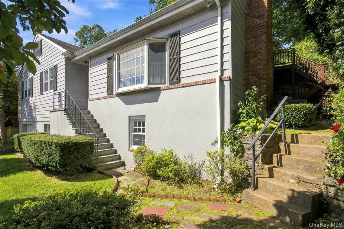 87 Edgemont Road, Greenburgh, NY, 4 Bedrooms Bedrooms, 8 Rooms Rooms,3 BathroomsBathrooms,Residential,For Rent,Edgemont,0,1048434 87 Edgemont Road, Greenburgh, NY, 4 Bedrooms Bedrooms, 8 Rooms Rooms,3 BathroomsBathrooms,Residential,For Rent,Edgemont,0,1048434