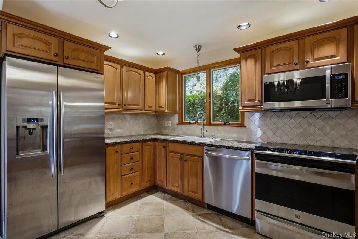 87 Edgemont Road, Greenburgh, NY, 4 Bedrooms Bedrooms, 8 Rooms Rooms,3 BathroomsBathrooms,Residential,For Rent,Edgemont,0,1048434 87 Edgemont Road, Greenburgh, NY, 4 Bedrooms Bedrooms, 8 Rooms Rooms,3 BathroomsBathrooms,Residential,For Rent,Edgemont,0,1048434