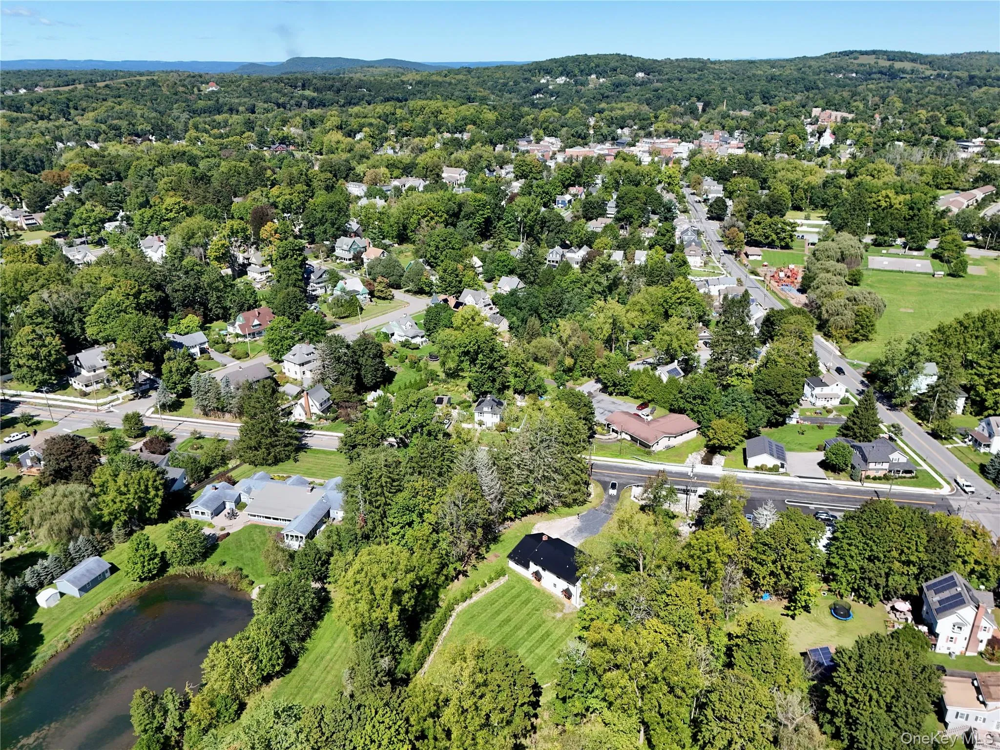 28 Galloway Road, Warwick (town), NY, 5 Bedrooms Bedrooms, 9 Rooms Rooms,2 BathroomsBathrooms,Residential,For Rent,Galloway,0,1048435 28 Galloway Road, Warwick (town), NY, 5 Bedrooms Bedrooms, 9 Rooms Rooms,2 BathroomsBathrooms,Residential,For Rent,Galloway,0,1048435