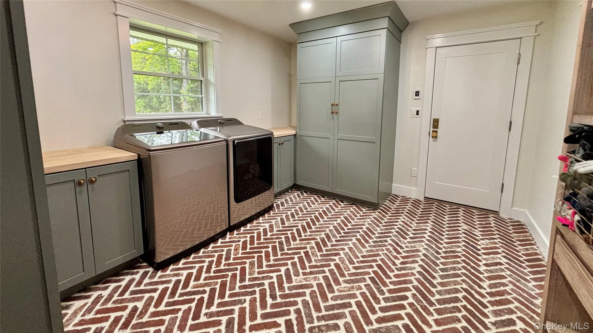 28 Galloway Road, Warwick (town), NY, 5 Bedrooms Bedrooms, 9 Rooms Rooms,2 BathroomsBathrooms,Residential,For Rent,Galloway,0,1048435 28 Galloway Road, Warwick (town), NY, 5 Bedrooms Bedrooms, 9 Rooms Rooms,2 BathroomsBathrooms,Residential,For Rent,Galloway,0,1048435