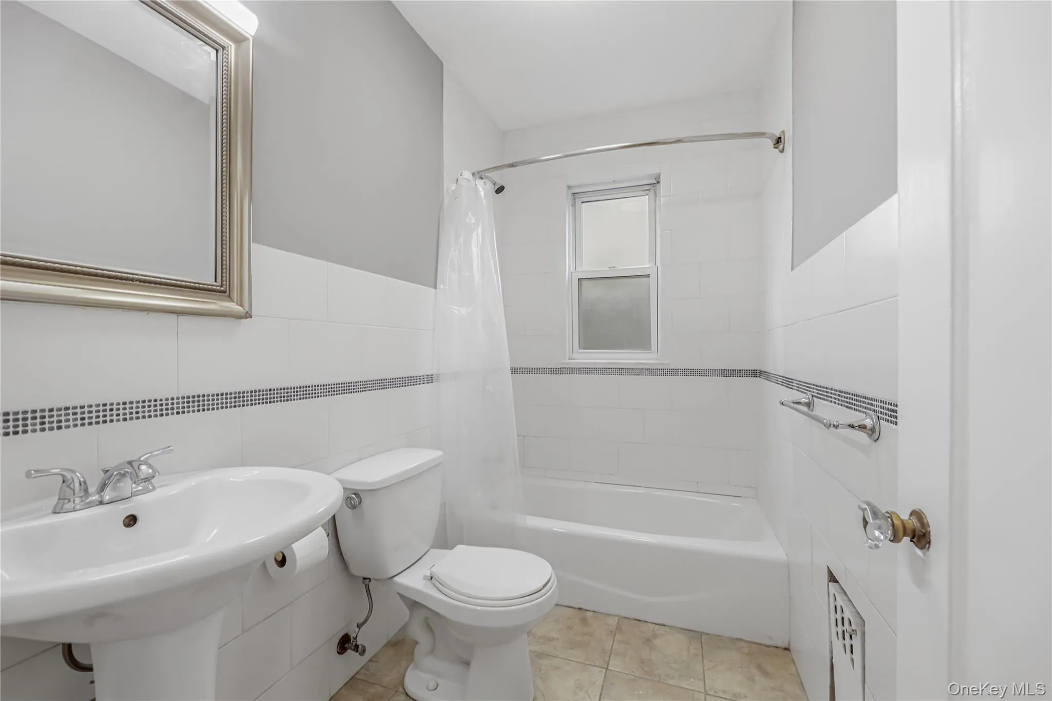 5610 Post Road, New York, NY, 4 Bedroom Bedrooms, 6 Room Rooms,3 BathroomBathrooms,Residential Lease,For Rent,Post,0,1048440 5610 Post Road, New York, NY, 4 Bedroom Bedrooms, 6 Room Rooms,3 BathroomBathrooms,Residential Lease,For Rent,Post,0,1048440