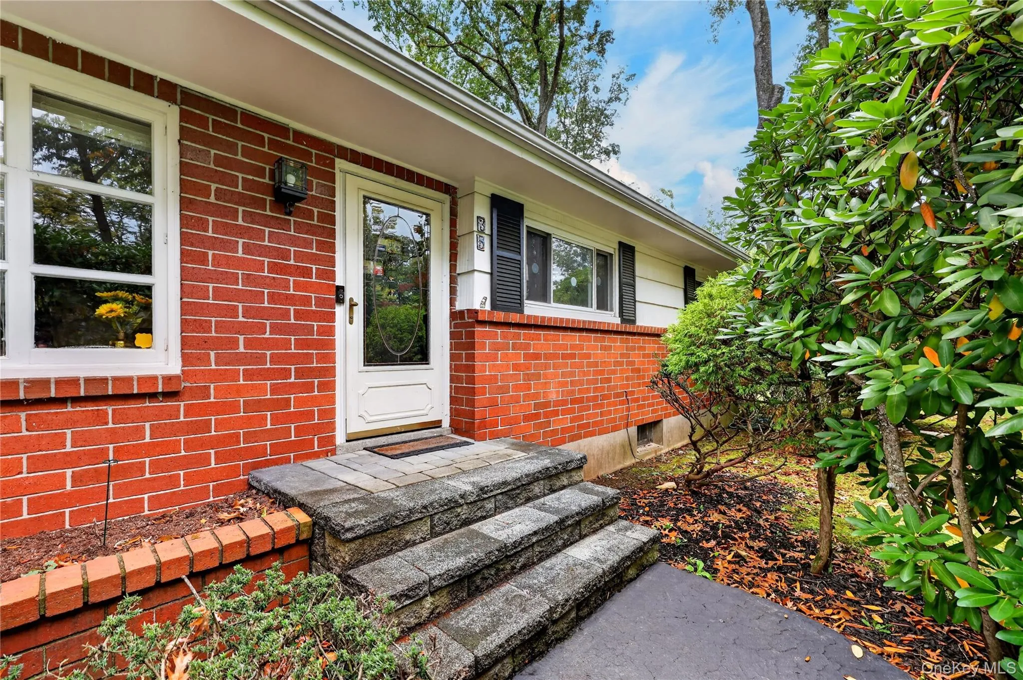 35 Diane Drive, Clarkstown, NY, 3 Bedrooms Bedrooms, 9 Rooms Rooms,2 BathroomsBathrooms,Residential,For Rent,Diane,0,1048446 35 Diane Drive, Clarkstown, NY, 3 Bedrooms Bedrooms, 9 Rooms Rooms,2 BathroomsBathrooms,Residential,For Rent,Diane,0,1048446