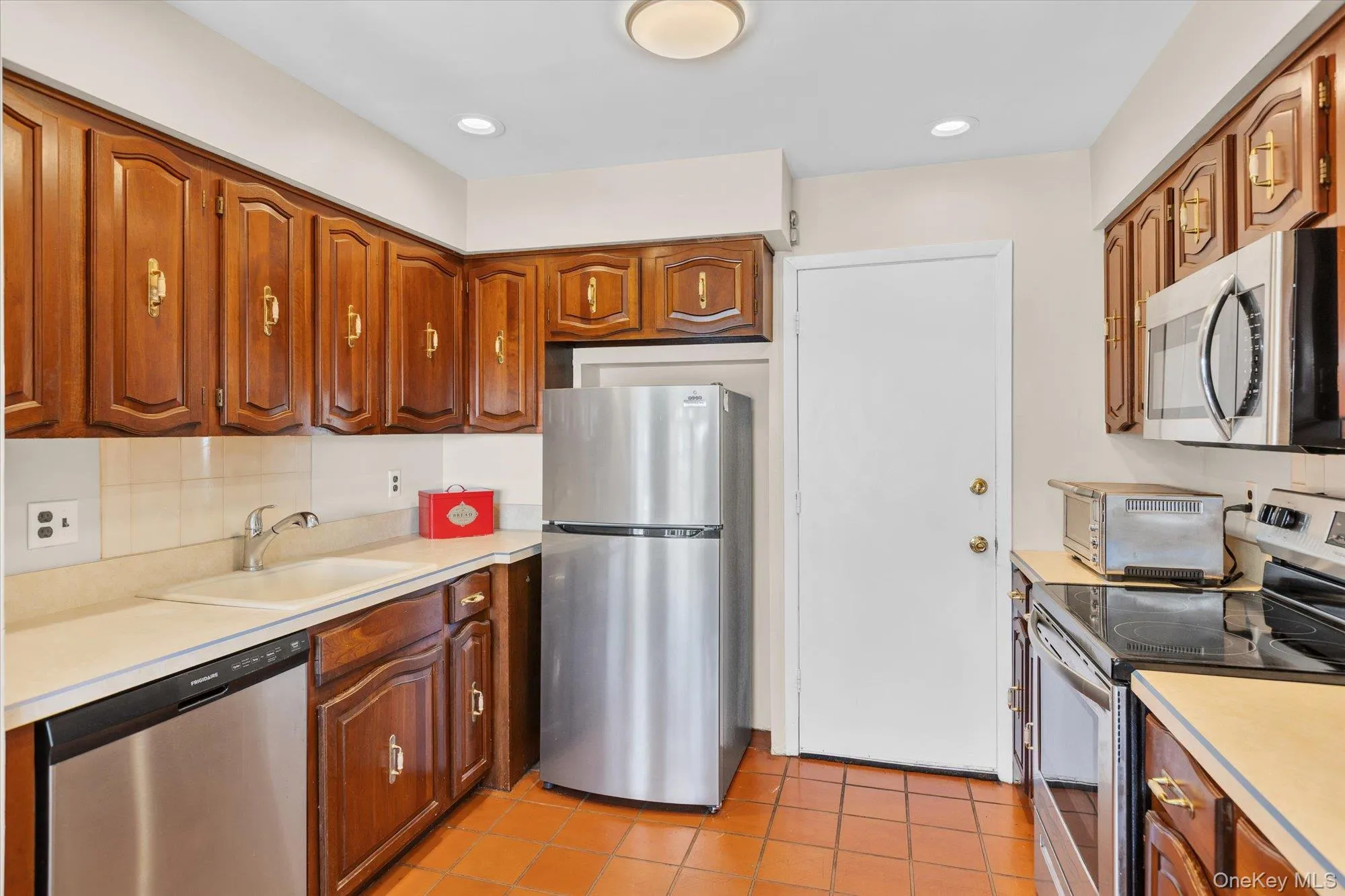 97 Revere Drive, Islip, NY, 2 Bedrooms Bedrooms, 5 Rooms Rooms,1 BathroomBathrooms,Residential,For Rent,Revere,0,1048448 97 Revere Drive, Islip, NY, 2 Bedrooms Bedrooms, 5 Rooms Rooms,1 BathroomBathrooms,Residential,For Rent,Revere,0,1048448
