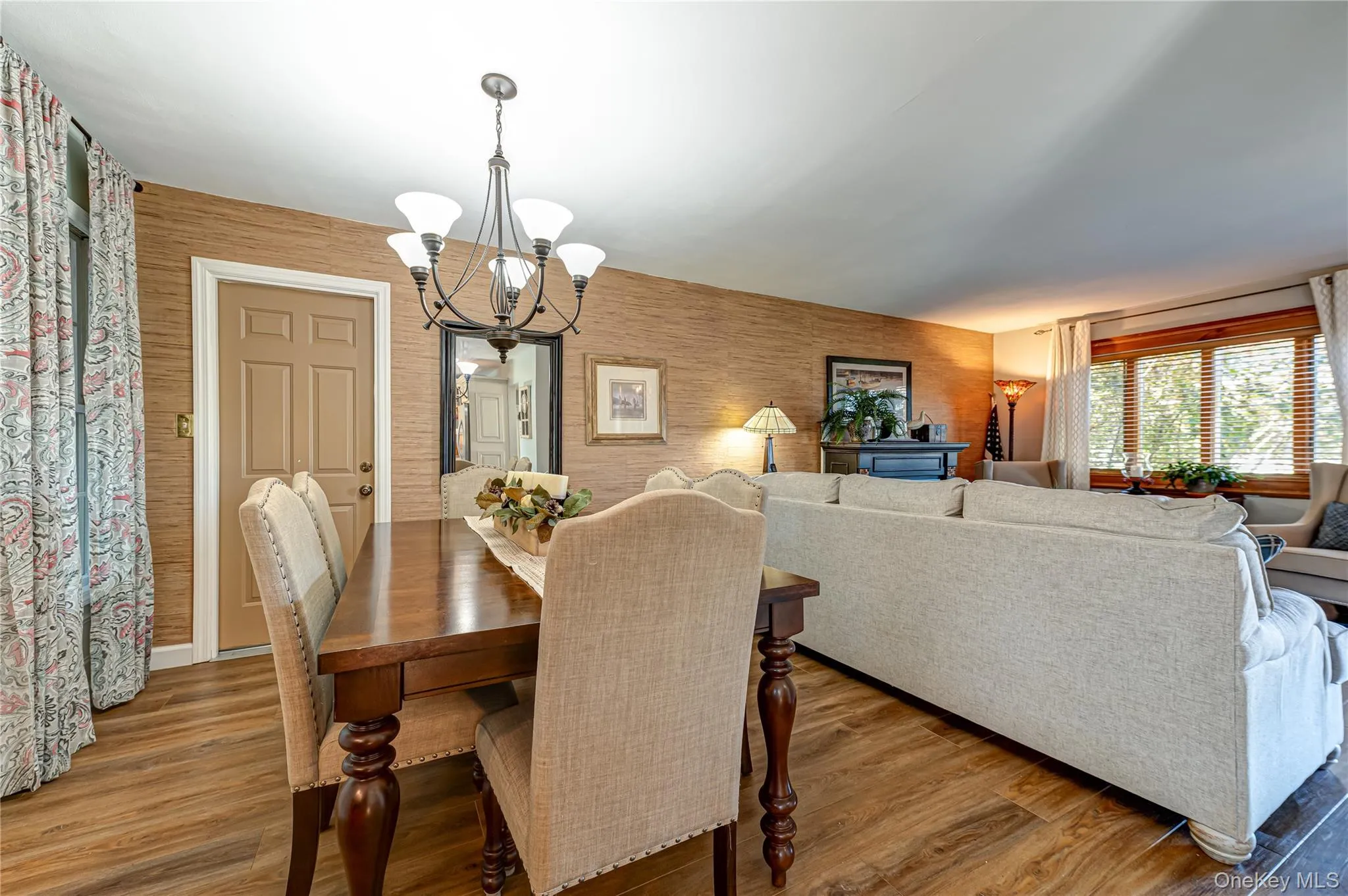 10 Stonehurst Circle, Brookhaven, NY, 3 Bedrooms Bedrooms, 7 Rooms Rooms,2 BathroomsBathrooms,Residential,For Rent,Stonehurst,0,1048451 10 Stonehurst Circle, Brookhaven, NY, 3 Bedrooms Bedrooms, 7 Rooms Rooms,2 BathroomsBathrooms,Residential,For Rent,Stonehurst,0,1048451