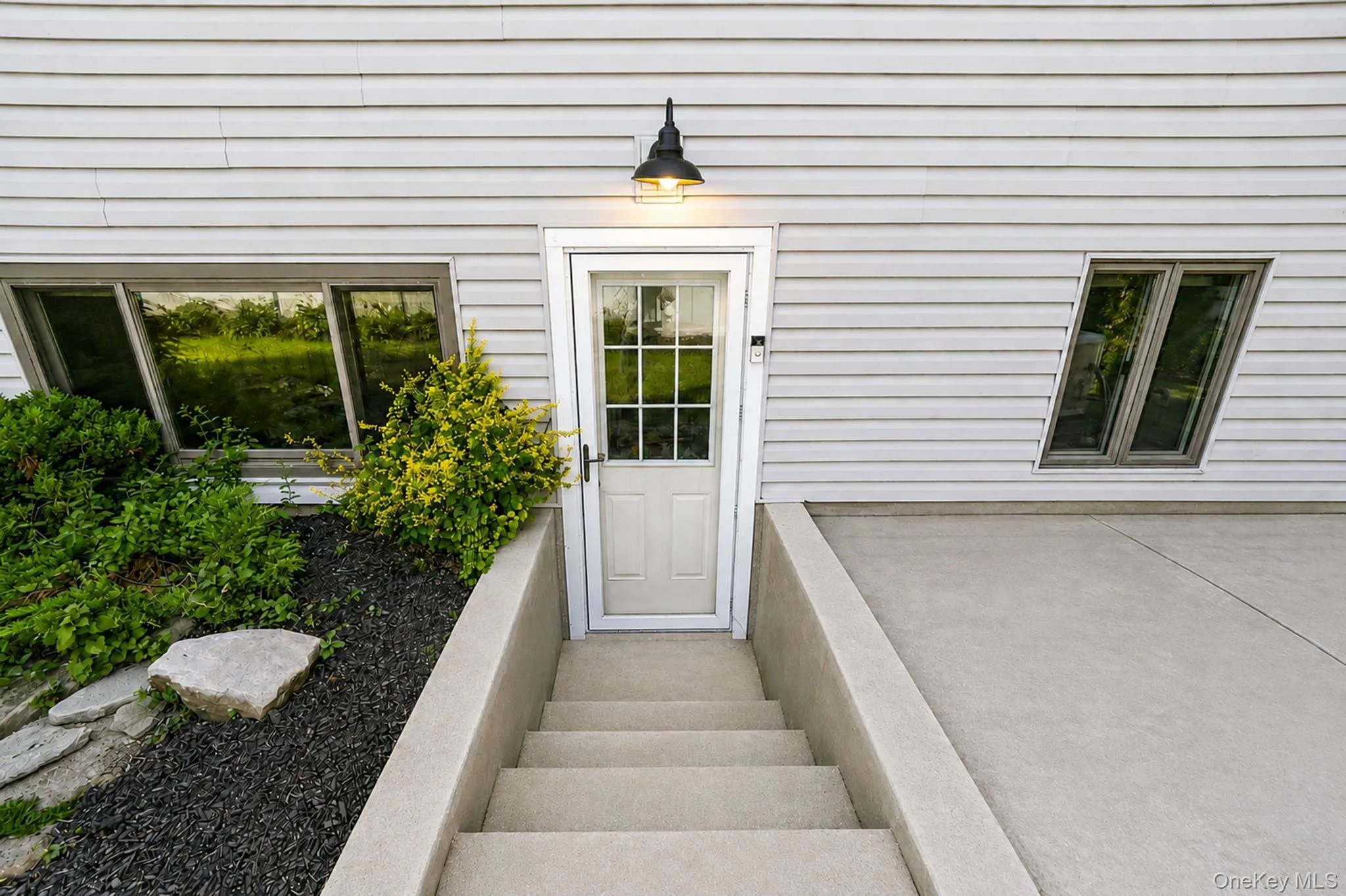 1 Rutgers Street, Smithtown, NY, 3 Bedrooms Bedrooms, 5 Rooms Rooms,2 BathroomsBathrooms,Residential,For Rent,Rutgers,0,1048457 1 Rutgers Street, Smithtown, NY, 3 Bedrooms Bedrooms, 5 Rooms Rooms,2 BathroomsBathrooms,Residential,For Rent,Rutgers,0,1048457