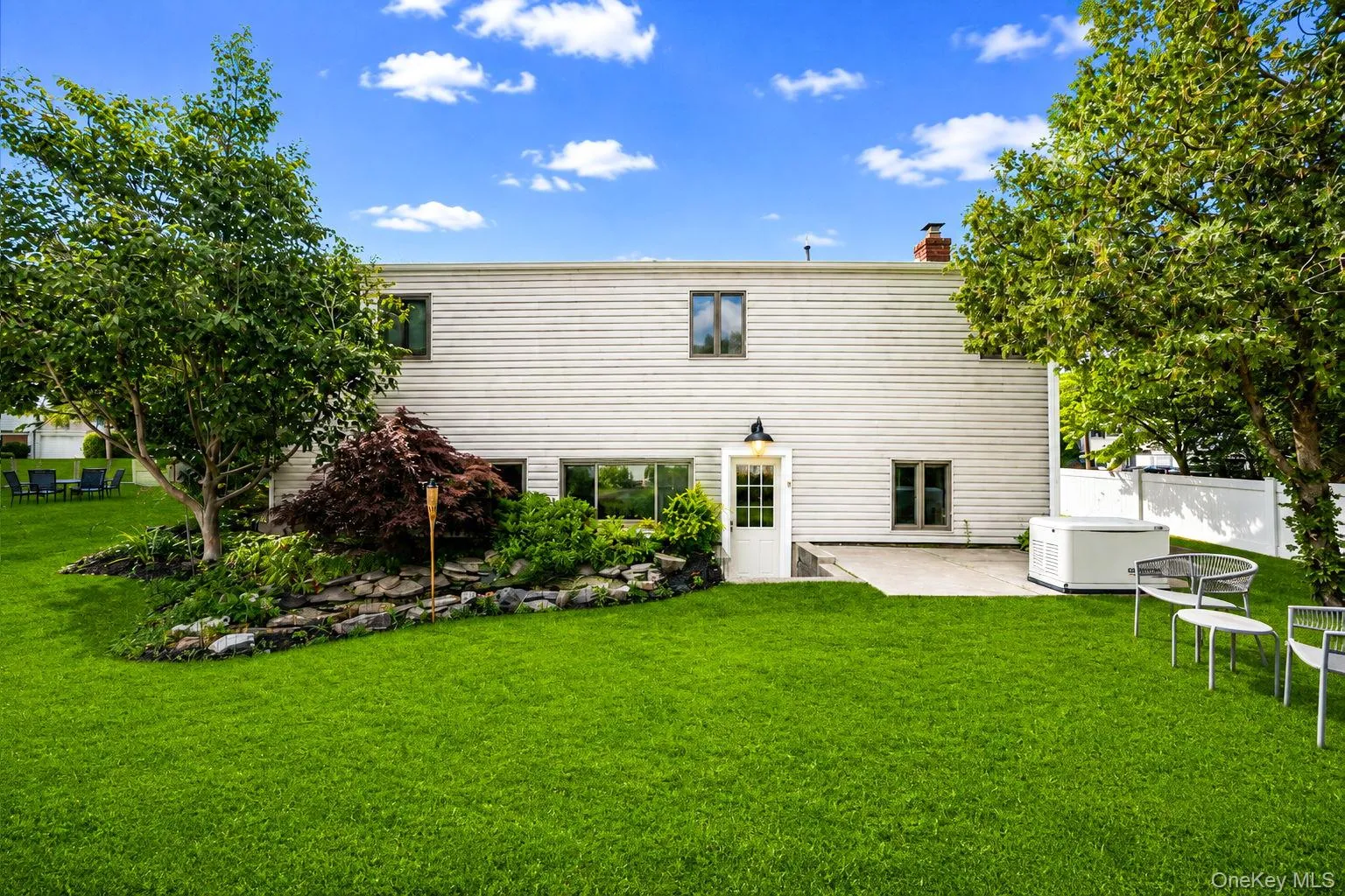 1 Rutgers Street, Smithtown, NY, 3 Bedrooms Bedrooms, 5 Rooms Rooms,2 BathroomsBathrooms,Residential,For Rent,Rutgers,0,1048457 1 Rutgers Street, Smithtown, NY, 3 Bedrooms Bedrooms, 5 Rooms Rooms,2 BathroomsBathrooms,Residential,For Rent,Rutgers,0,1048457