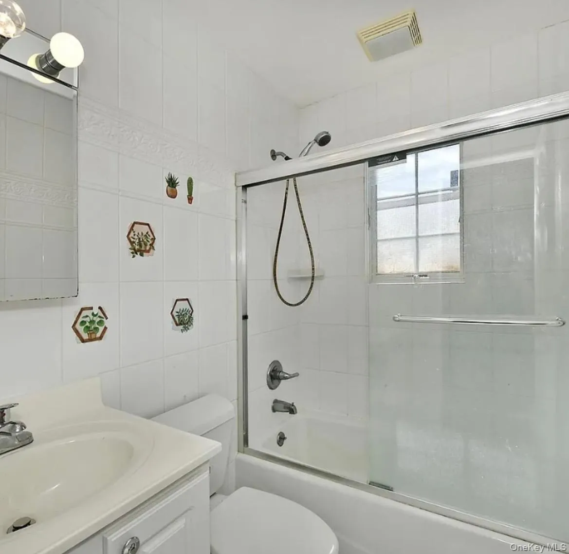 16A Inwood Road, North Hempstead, NY, 3 Bedrooms Bedrooms, 7 Rooms Rooms,2 BathroomsBathrooms,Residential Lease,For Rent,Inwood,0,1048474 16A Inwood Road, North Hempstead, NY, 3 Bedrooms Bedrooms, 7 Rooms Rooms,2 BathroomsBathrooms,Residential Lease,For Rent,Inwood,0,1048474