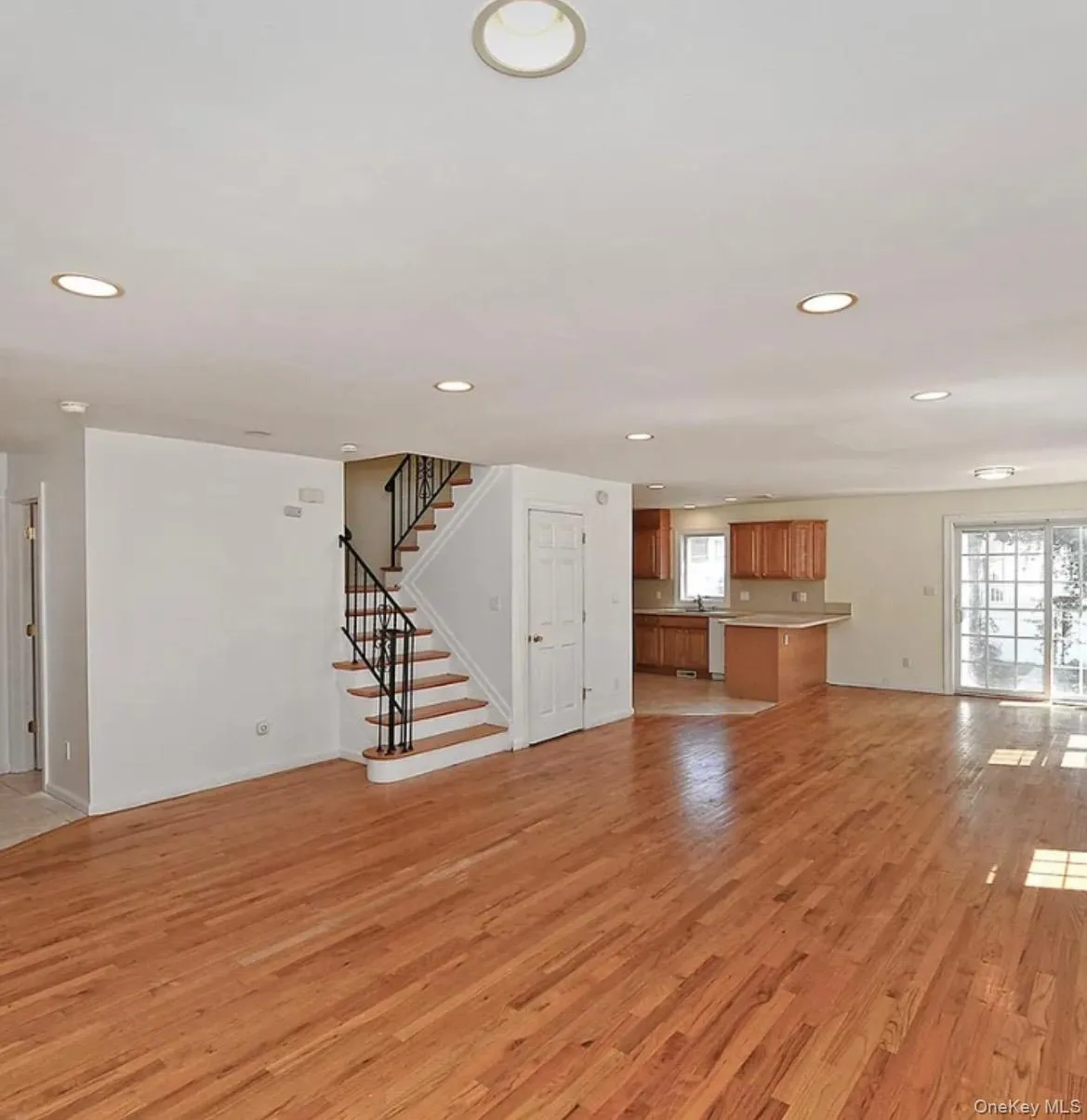 16A Inwood Road, North Hempstead, NY, 3 Bedrooms Bedrooms, 7 Rooms Rooms,2 BathroomsBathrooms,Residential Lease,For Rent,Inwood,0,1048474 16A Inwood Road, North Hempstead, NY, 3 Bedrooms Bedrooms, 7 Rooms Rooms,2 BathroomsBathrooms,Residential Lease,For Rent,Inwood,0,1048474