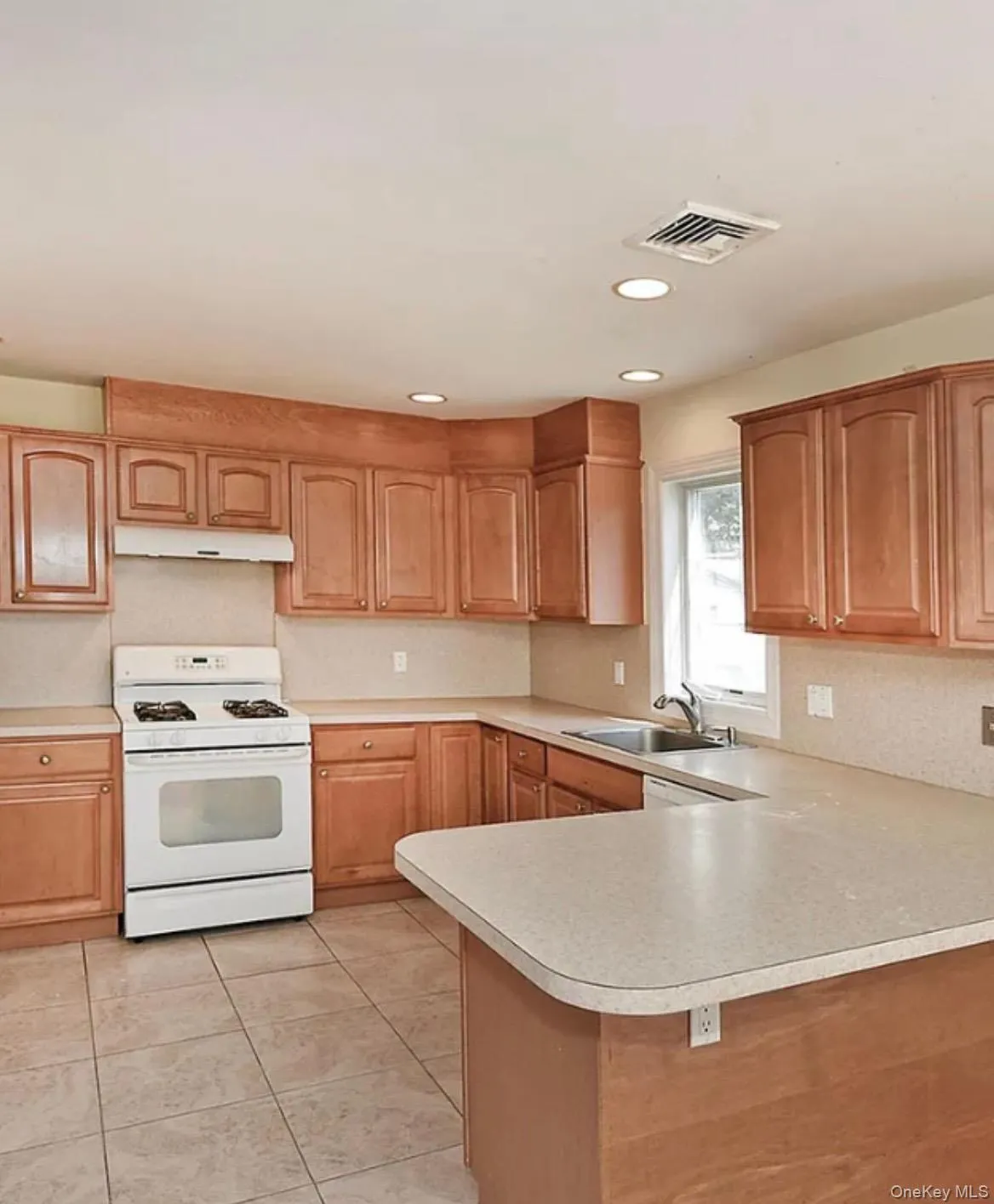16A Inwood Road, North Hempstead, NY, 3 Bedrooms Bedrooms, 7 Rooms Rooms,2 BathroomsBathrooms,Residential Lease,For Rent,Inwood,0,1048474 16A Inwood Road, North Hempstead, NY, 3 Bedrooms Bedrooms, 7 Rooms Rooms,2 BathroomsBathrooms,Residential Lease,For Rent,Inwood,0,1048474
