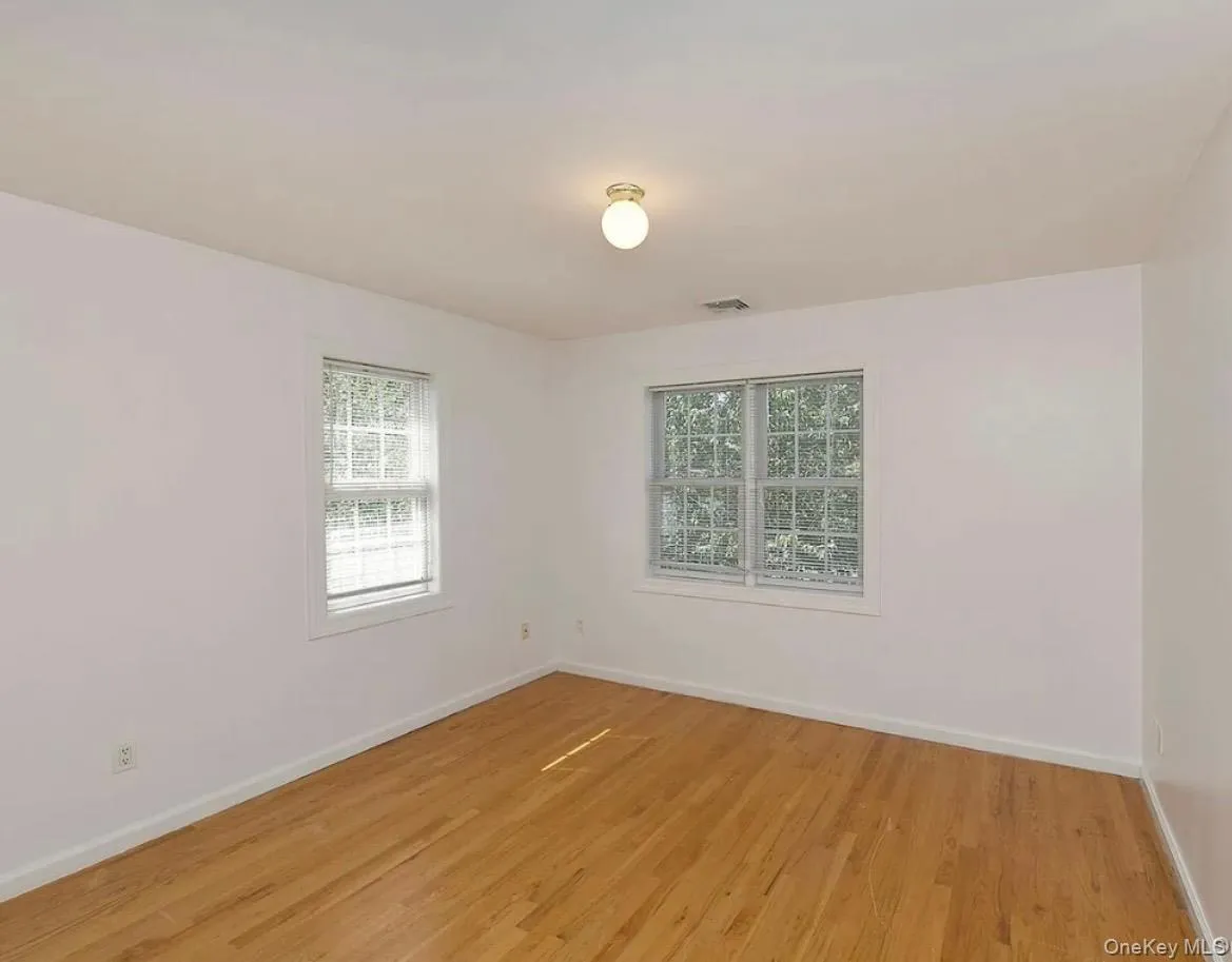 16A Inwood Road, North Hempstead, NY, 3 Bedrooms Bedrooms, 7 Rooms Rooms,2 BathroomsBathrooms,Residential Lease,For Rent,Inwood,0,1048474 16A Inwood Road, North Hempstead, NY, 3 Bedrooms Bedrooms, 7 Rooms Rooms,2 BathroomsBathrooms,Residential Lease,For Rent,Inwood,0,1048474