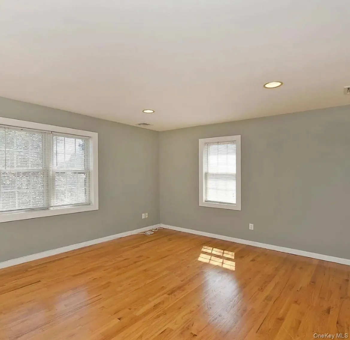 16A Inwood Road, North Hempstead, NY, 3 Bedrooms Bedrooms, 7 Rooms Rooms,2 BathroomsBathrooms,Residential Lease,For Rent,Inwood,0,1048474 16A Inwood Road, North Hempstead, NY, 3 Bedrooms Bedrooms, 7 Rooms Rooms,2 BathroomsBathrooms,Residential Lease,For Rent,Inwood,0,1048474
