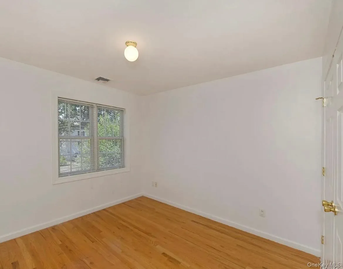 16A Inwood Road, North Hempstead, NY, 3 Bedrooms Bedrooms, 7 Rooms Rooms,2 BathroomsBathrooms,Residential Lease,For Rent,Inwood,0,1048474 16A Inwood Road, North Hempstead, NY, 3 Bedrooms Bedrooms, 7 Rooms Rooms,2 BathroomsBathrooms,Residential Lease,For Rent,Inwood,0,1048474