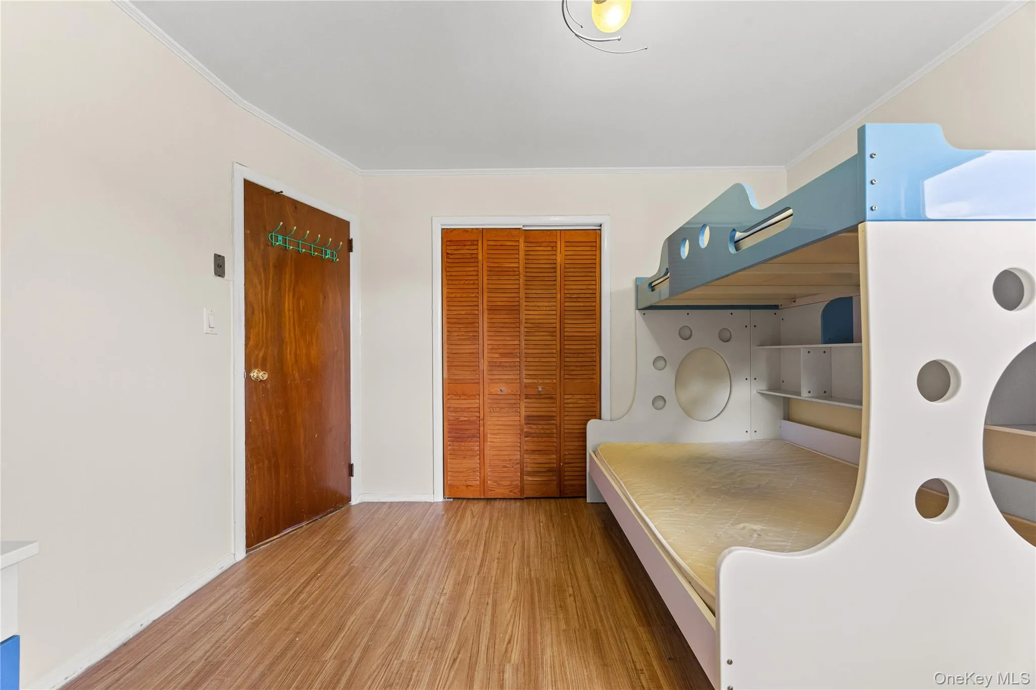 142-10 Oak Avenue, New York, NY, 3 Bedrooms Bedrooms, 8 Rooms Rooms,1 BathroomBathrooms,Residential,For Rent,Oak,0,1048477 142-10 Oak Avenue, New York, NY, 3 Bedrooms Bedrooms, 8 Rooms Rooms,1 BathroomBathrooms,Residential,For Rent,Oak,0,1048477