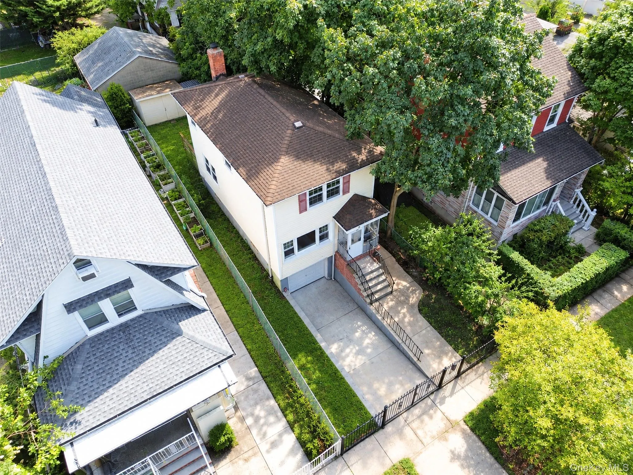 142-10 Oak Avenue, New York, NY, 3 Bedrooms Bedrooms, 8 Rooms Rooms,1 BathroomBathrooms,Residential,For Rent,Oak,0,1048477 142-10 Oak Avenue, New York, NY, 3 Bedrooms Bedrooms, 8 Rooms Rooms,1 BathroomBathrooms,Residential,For Rent,Oak,0,1048477
