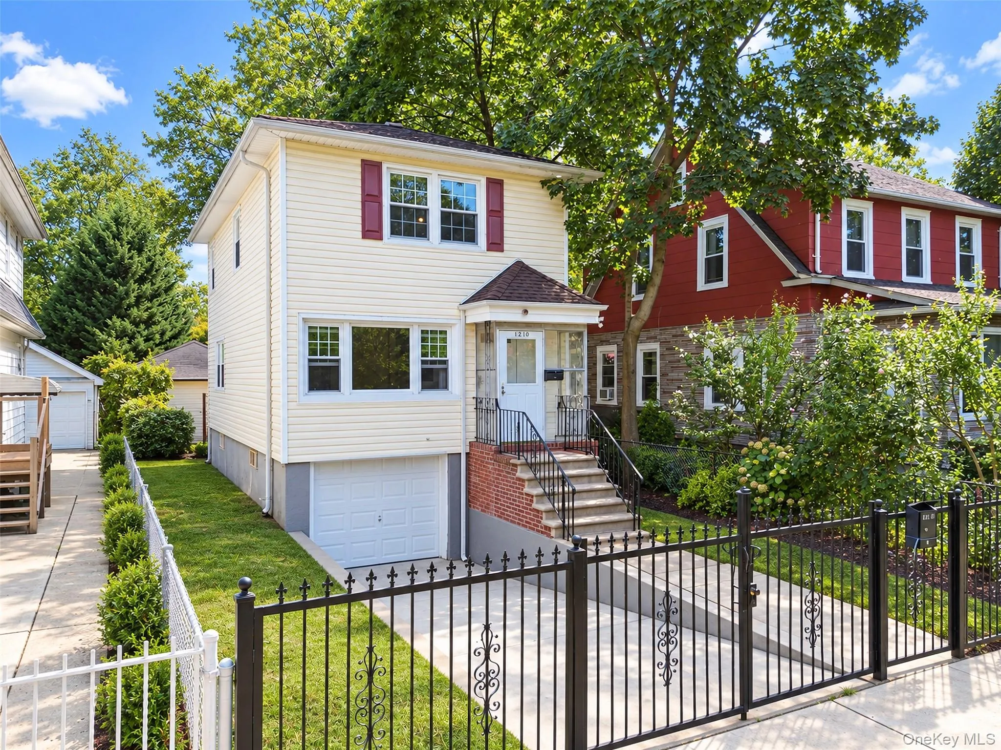 142-10 Oak Avenue, New York, NY, 3 Bedrooms Bedrooms, 8 Rooms Rooms,1 BathroomBathrooms,Residential,For Rent,Oak,0,1048477 142-10 Oak Avenue, New York, NY, 3 Bedrooms Bedrooms, 8 Rooms Rooms,1 BathroomBathrooms,Residential,For Rent,Oak,0,1048477