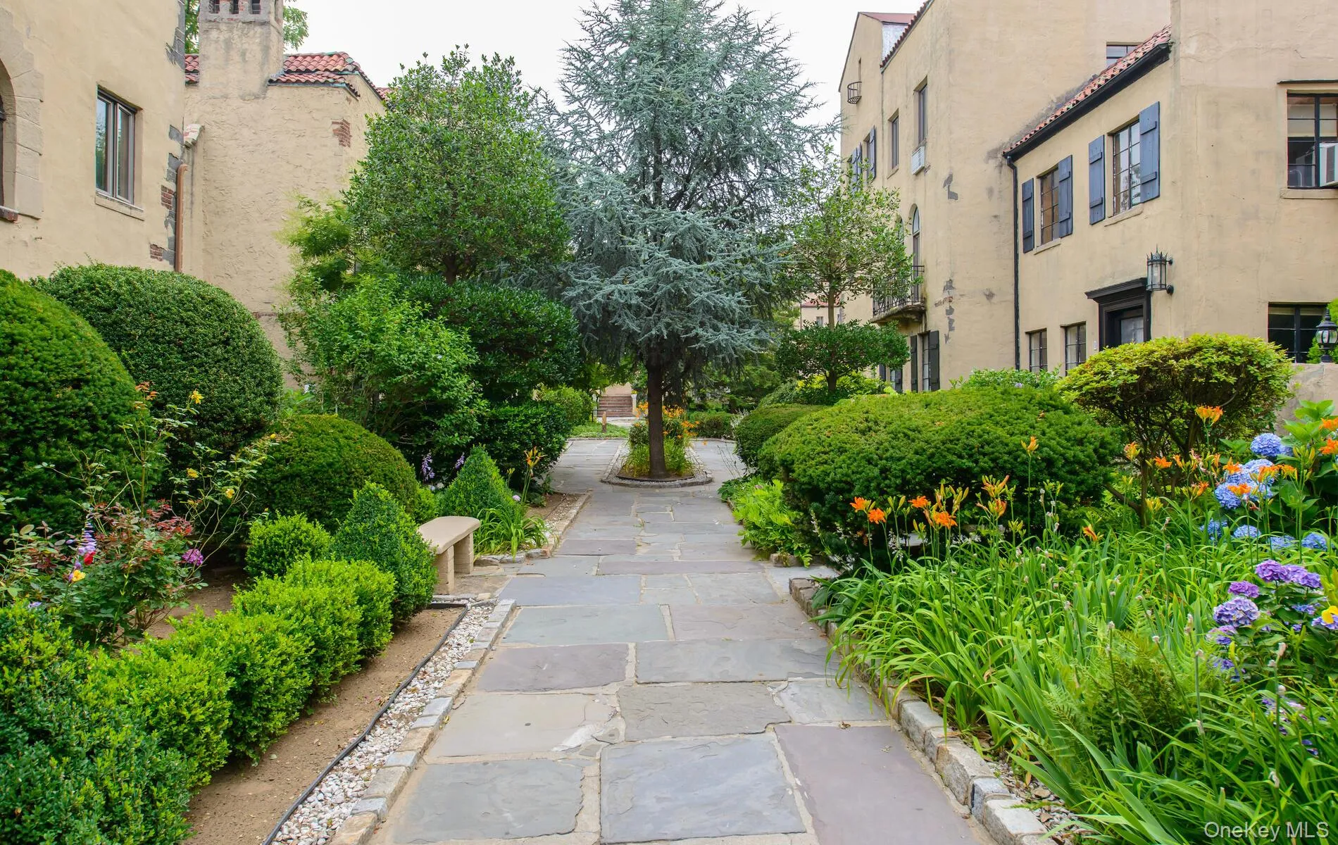 215 Middle Neck Road, North Hempstead, NY, 1 Bedroom Bedrooms, 3 Rooms Rooms,1 BathroomBathrooms,Residential Lease,For Rent,Middle Neck,0,1048479 215 Middle Neck Road, North Hempstead, NY, 1 Bedroom Bedrooms, 3 Rooms Rooms,1 BathroomBathrooms,Residential Lease,For Rent,Middle Neck,0,1048479