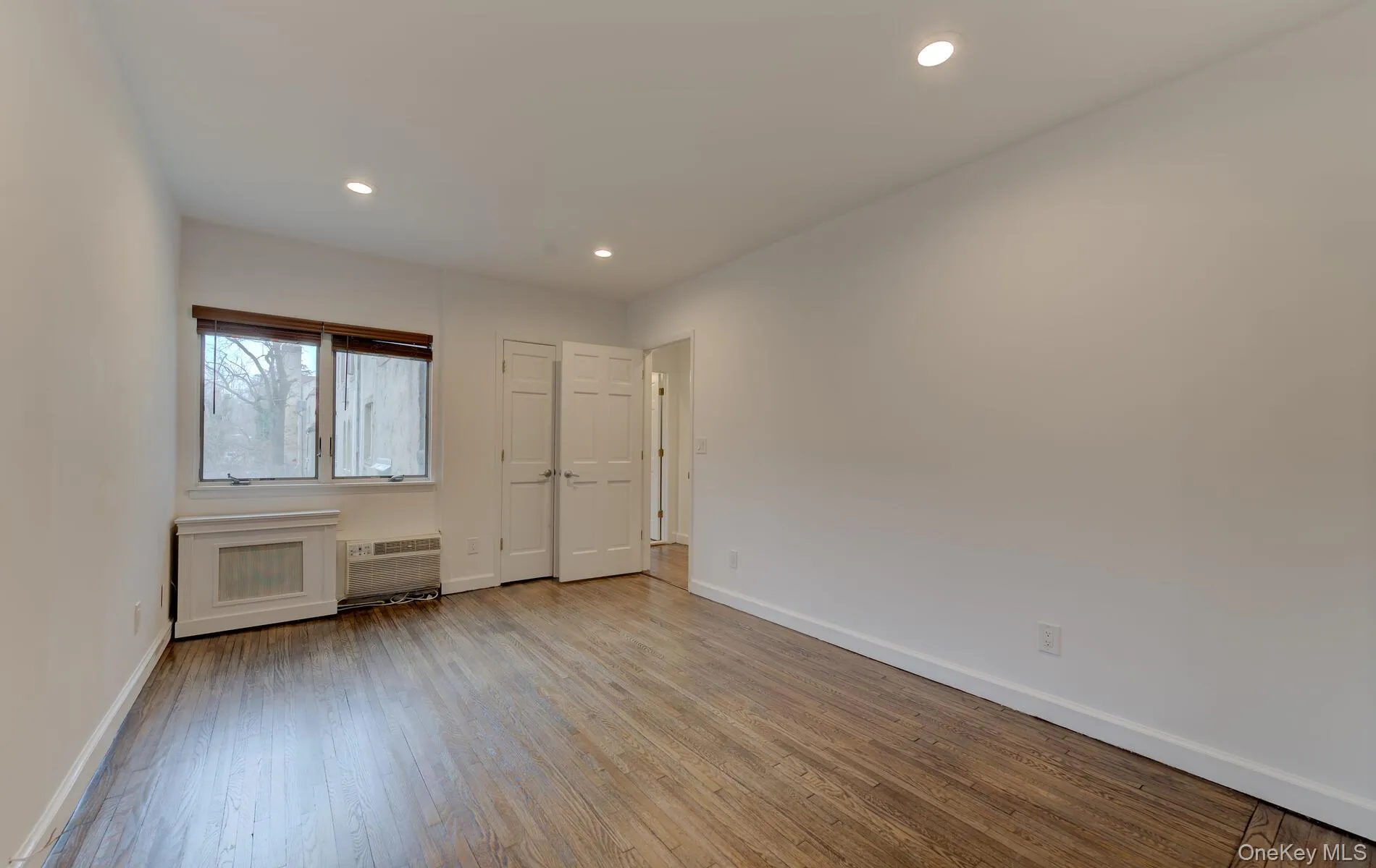 215 Middle Neck Road, North Hempstead, NY, 1 Bedroom Bedrooms, 3 Rooms Rooms,1 BathroomBathrooms,Residential Lease,For Rent,Middle Neck,0,1048479 215 Middle Neck Road, North Hempstead, NY, 1 Bedroom Bedrooms, 3 Rooms Rooms,1 BathroomBathrooms,Residential Lease,For Rent,Middle Neck,0,1048479