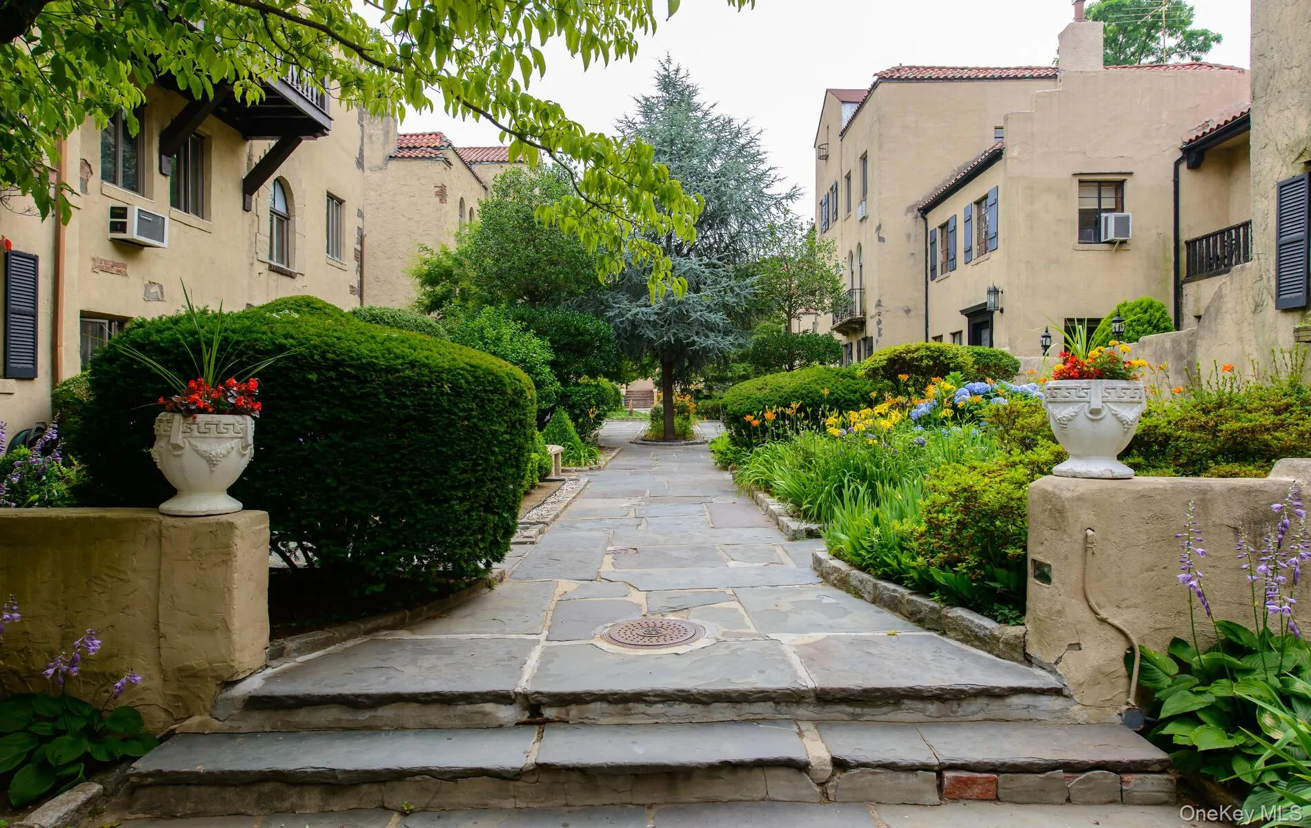 215 Middle Neck Road, North Hempstead, NY, 1 Bedroom Bedrooms, 3 Rooms Rooms,1 BathroomBathrooms,Residential Lease,For Rent,Middle Neck,0,1048479 215 Middle Neck Road, North Hempstead, NY, 1 Bedroom Bedrooms, 3 Rooms Rooms,1 BathroomBathrooms,Residential Lease,For Rent,Middle Neck,0,1048479