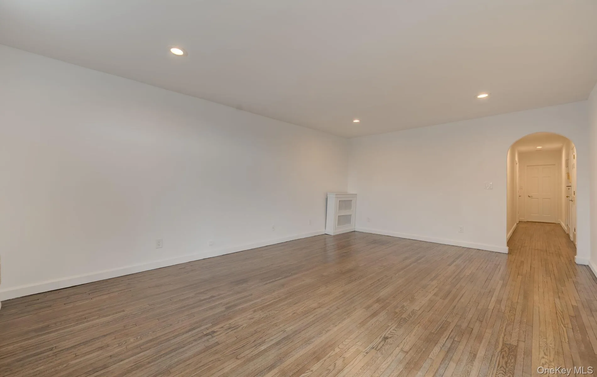 215 Middle Neck Road, North Hempstead, NY, 1 Bedroom Bedrooms, 3 Rooms Rooms,1 BathroomBathrooms,Residential Lease,For Rent,Middle Neck,0,1048479 215 Middle Neck Road, North Hempstead, NY, 1 Bedroom Bedrooms, 3 Rooms Rooms,1 BathroomBathrooms,Residential Lease,For Rent,Middle Neck,0,1048479