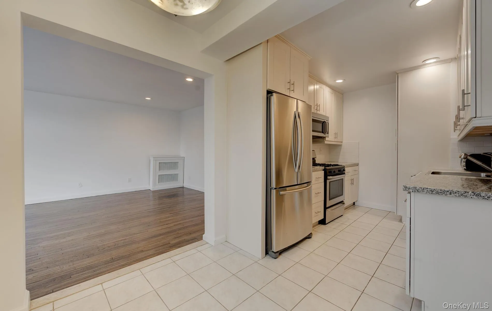 215 Middle Neck Road, North Hempstead, NY, 1 Bedroom Bedrooms, 3 Rooms Rooms,1 BathroomBathrooms,Residential Lease,For Rent,Middle Neck,0,1048479 215 Middle Neck Road, North Hempstead, NY, 1 Bedroom Bedrooms, 3 Rooms Rooms,1 BathroomBathrooms,Residential Lease,For Rent,Middle Neck,0,1048479