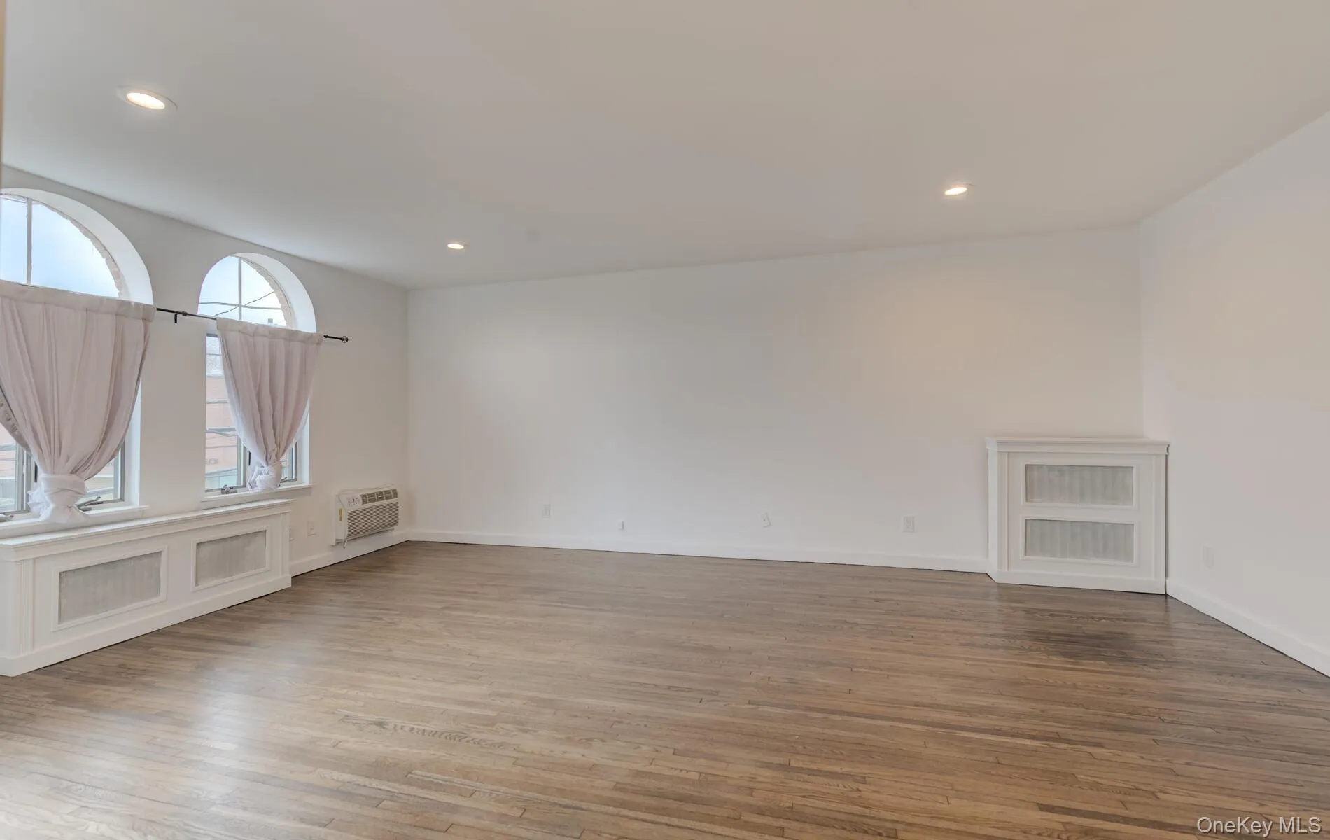 215 Middle Neck Road, North Hempstead, NY, 1 Bedroom Bedrooms, 3 Rooms Rooms,1 BathroomBathrooms,Residential Lease,For Rent,Middle Neck,0,1048479 215 Middle Neck Road, North Hempstead, NY, 1 Bedroom Bedrooms, 3 Rooms Rooms,1 BathroomBathrooms,Residential Lease,For Rent,Middle Neck,0,1048479