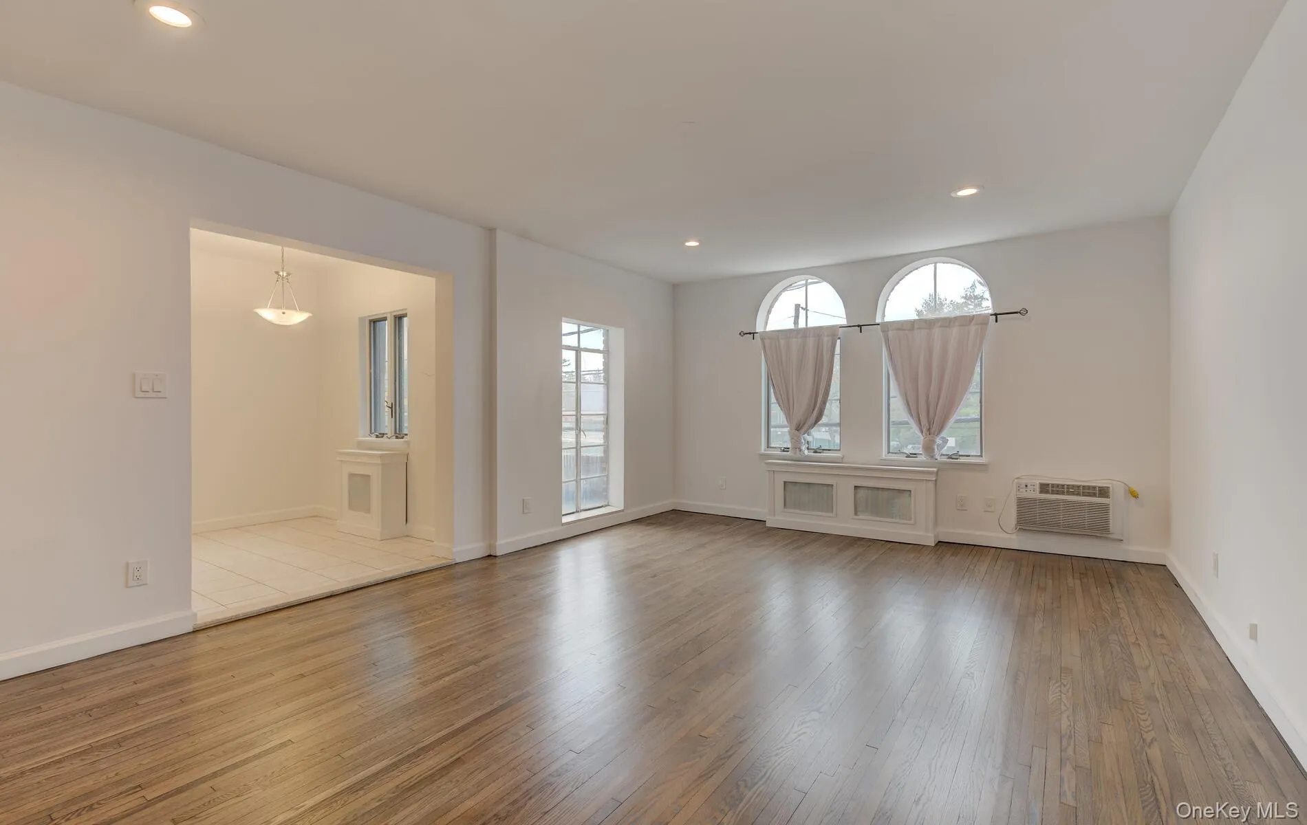 215 Middle Neck Road, North Hempstead, NY, 1 Bedroom Bedrooms, 3 Rooms Rooms,1 BathroomBathrooms,Residential Lease,For Rent,Middle Neck,0,1048479 215 Middle Neck Road, North Hempstead, NY, 1 Bedroom Bedrooms, 3 Rooms Rooms,1 BathroomBathrooms,Residential Lease,For Rent,Middle Neck,0,1048479