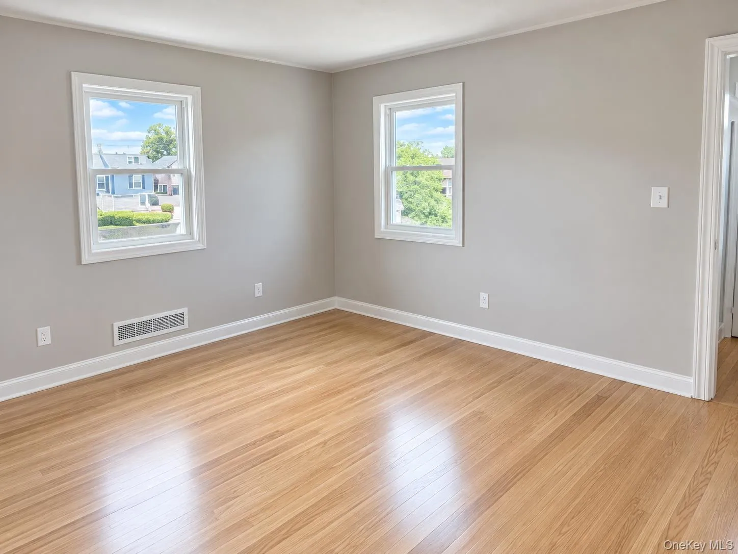 60 Howard Avenue, Babylon, NY, 3 Bedrooms Bedrooms, 5 Rooms Rooms,1 BathroomBathrooms,Residential,For Rent,Howard,0,1048486 60 Howard Avenue, Babylon, NY, 3 Bedrooms Bedrooms, 5 Rooms Rooms,1 BathroomBathrooms,Residential,For Rent,Howard,0,1048486