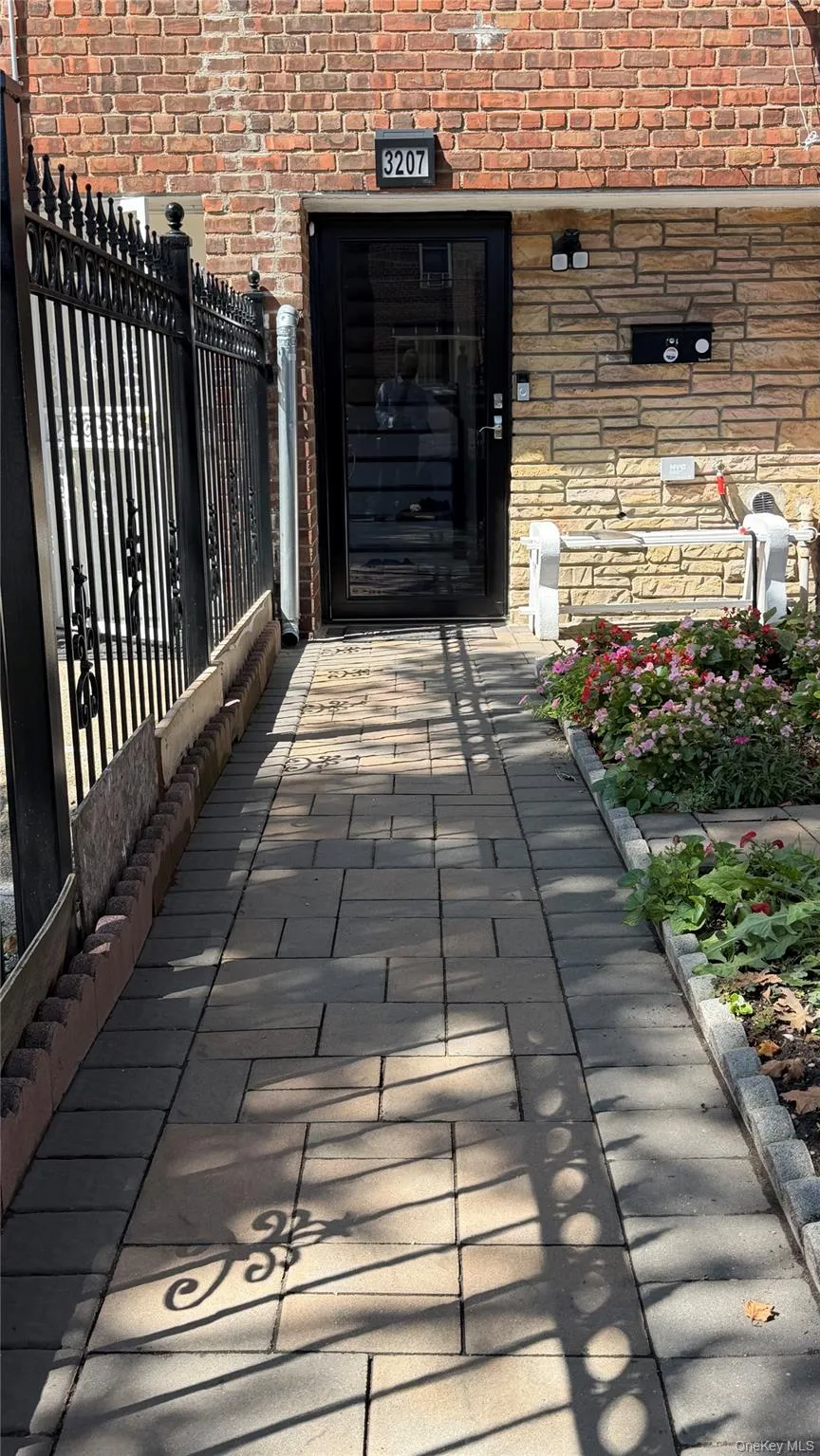 3207 Pearsall Avenue, New York, NY, 4 Bedrooms Bedrooms, 7 Rooms Rooms,2 BathroomsBathrooms,Residential,For Rent,Pearsall,0,1048490 3207 Pearsall Avenue, New York, NY, 4 Bedrooms Bedrooms, 7 Rooms Rooms,2 BathroomsBathrooms,Residential,For Rent,Pearsall,0,1048490