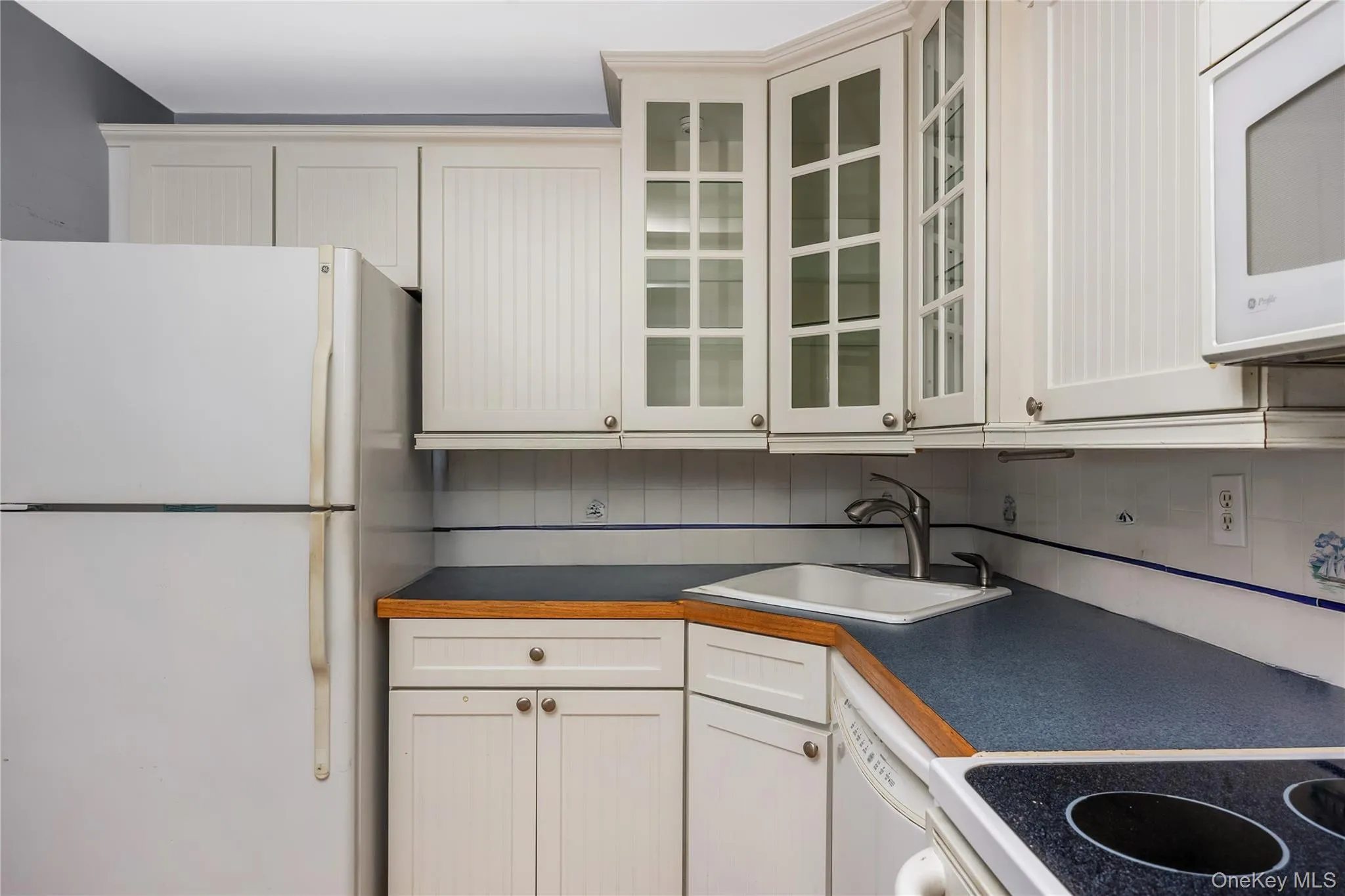 230 Broadway, Long Beach, NY, 2 Bedrooms Bedrooms, 5 Rooms Rooms,2 BathroomsBathrooms,Residential Lease,For Rent,Broadway,0,1048492 230 Broadway, Long Beach, NY, 2 Bedrooms Bedrooms, 5 Rooms Rooms,2 BathroomsBathrooms,Residential Lease,For Rent,Broadway,0,1048492