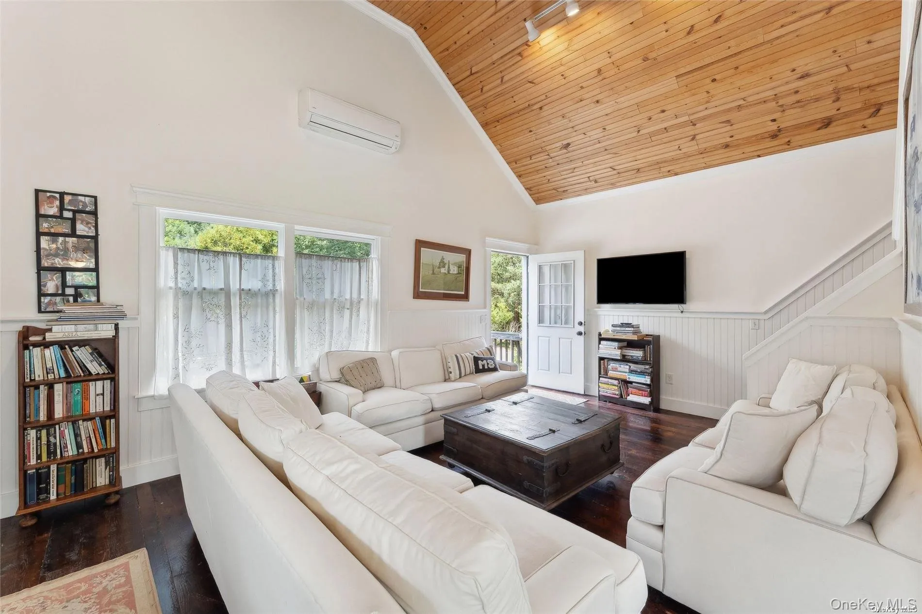50 Old Main Road, Southampton, NY, 4 Bedrooms Bedrooms, 12 Rooms Rooms,4 BathroomsBathrooms,Residential Lease,For Rent,Old Main,0,1048496 50 Old Main Road, Southampton, NY, 4 Bedrooms Bedrooms, 12 Rooms Rooms,4 BathroomsBathrooms,Residential Lease,For Rent,Old Main,0,1048496