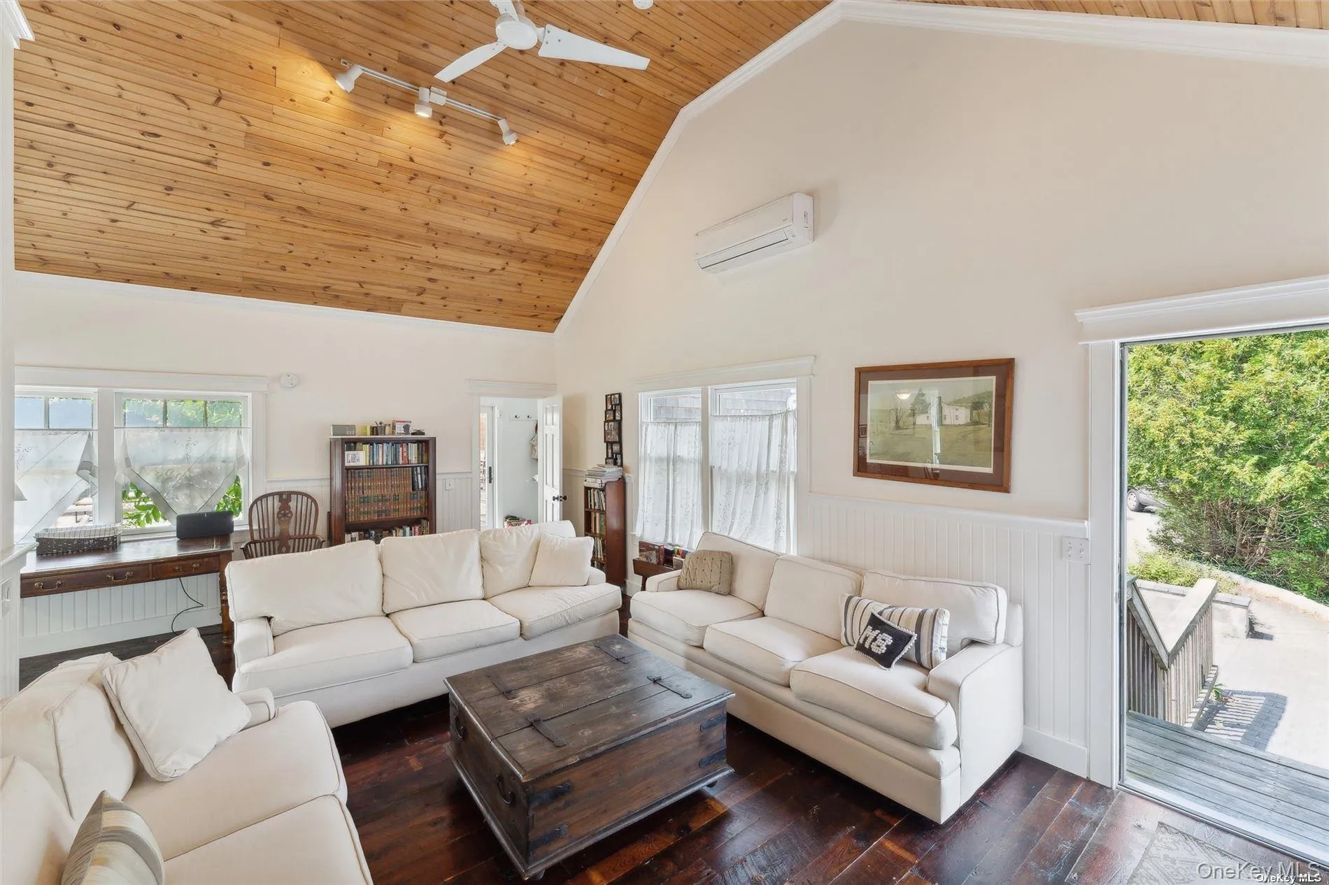 50 Old Main Road, Southampton, NY, 4 Bedrooms Bedrooms, 12 Rooms Rooms,4 BathroomsBathrooms,Residential Lease,For Rent,Old Main,0,1048496 50 Old Main Road, Southampton, NY, 4 Bedrooms Bedrooms, 12 Rooms Rooms,4 BathroomsBathrooms,Residential Lease,For Rent,Old Main,0,1048496
